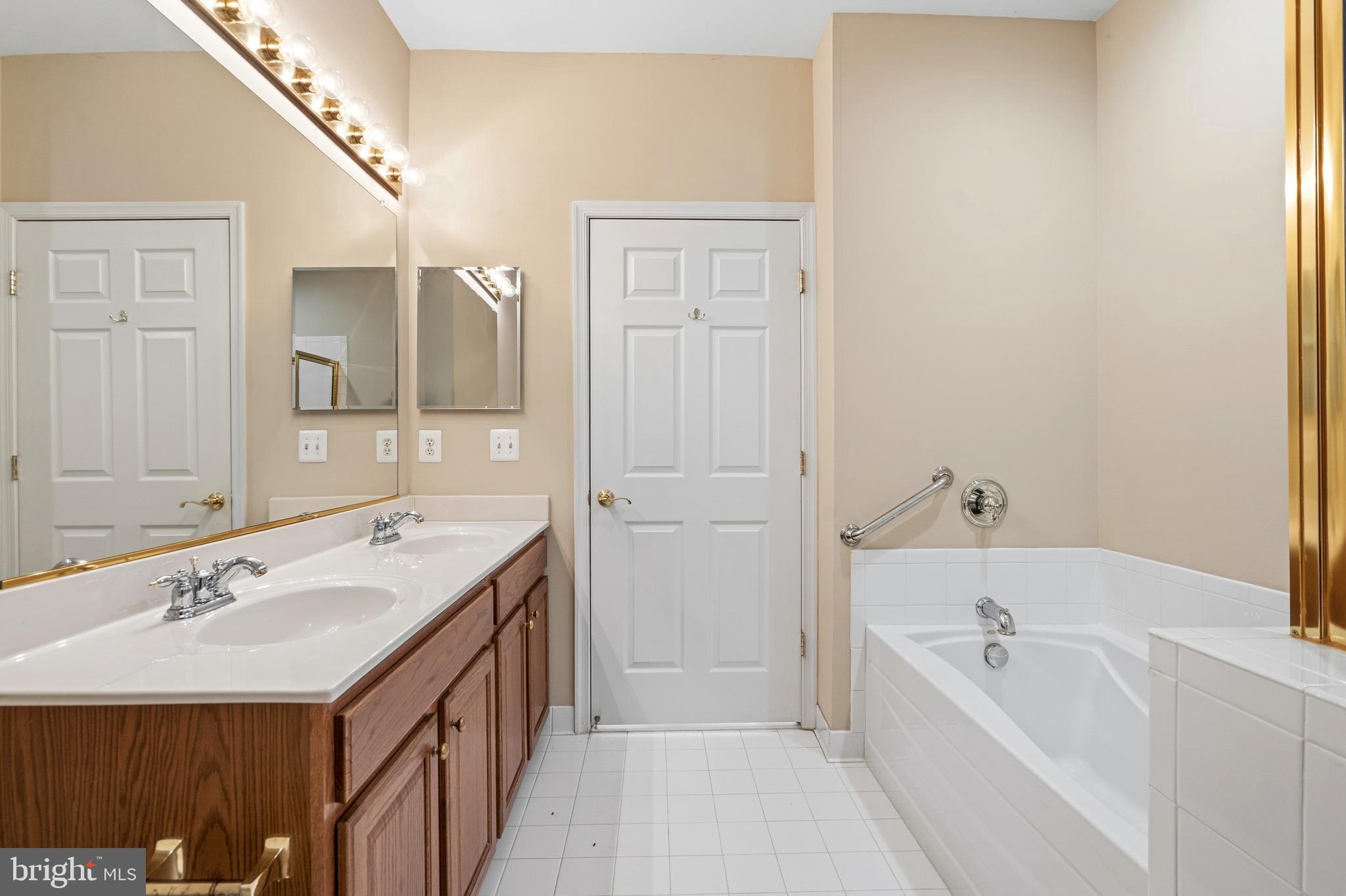 LIBERTY GROVE - Residential