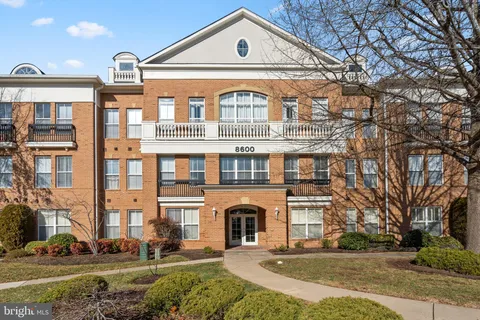 8600 Liberty Trail Unit 102, Manassas, VA MLS: VAMN2009948