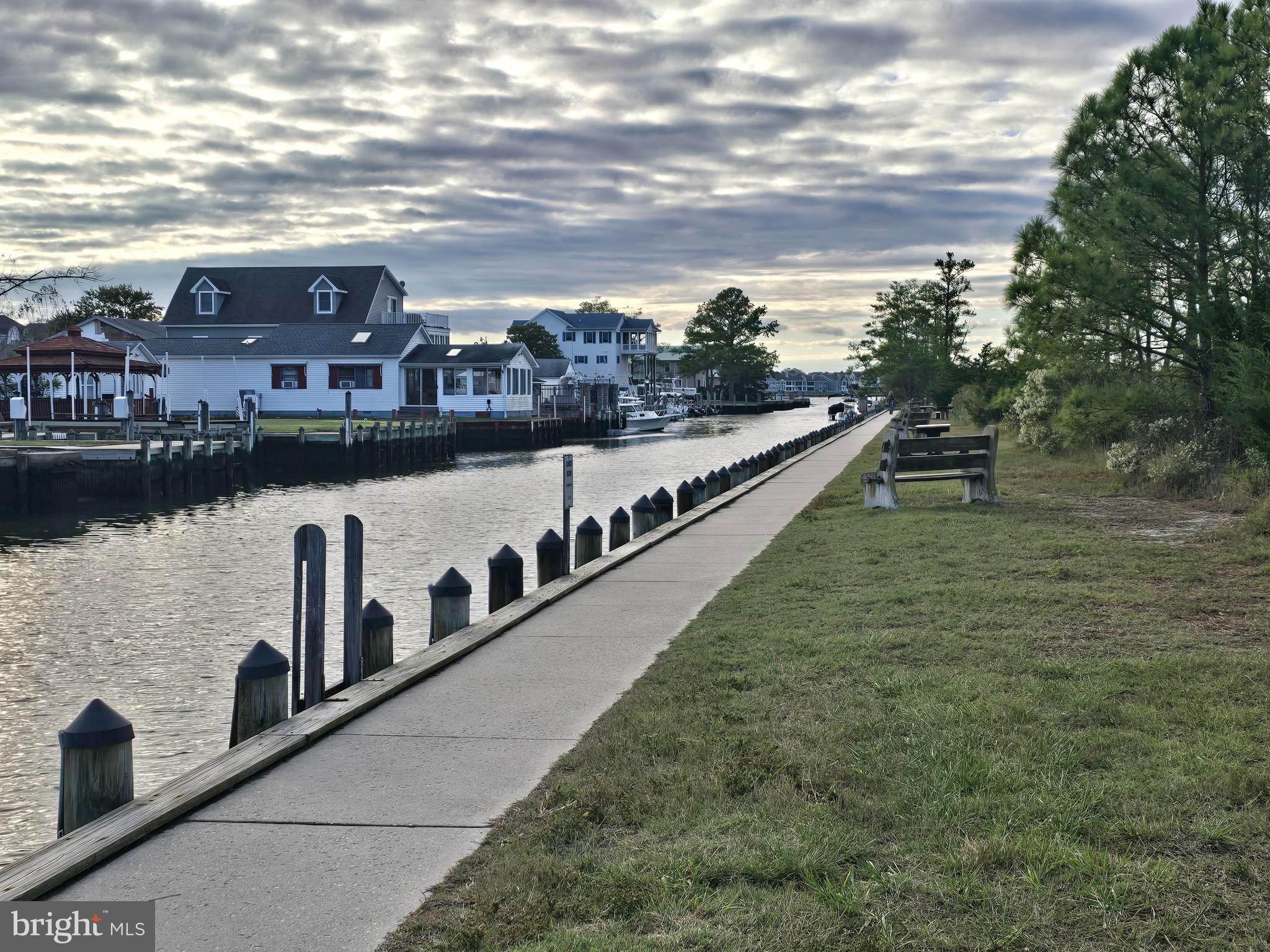 CEDAR LANDING - Residential