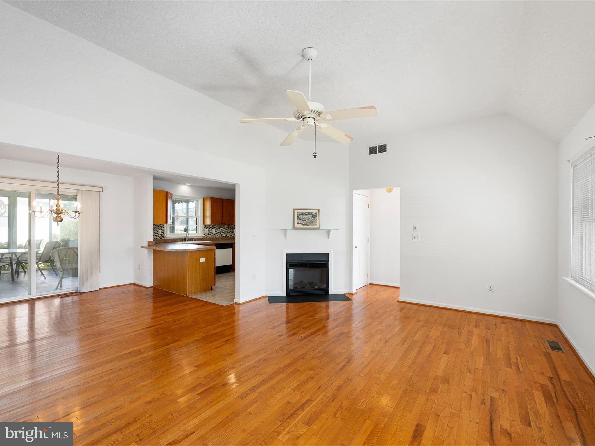 CEDAR LANDING - Residential