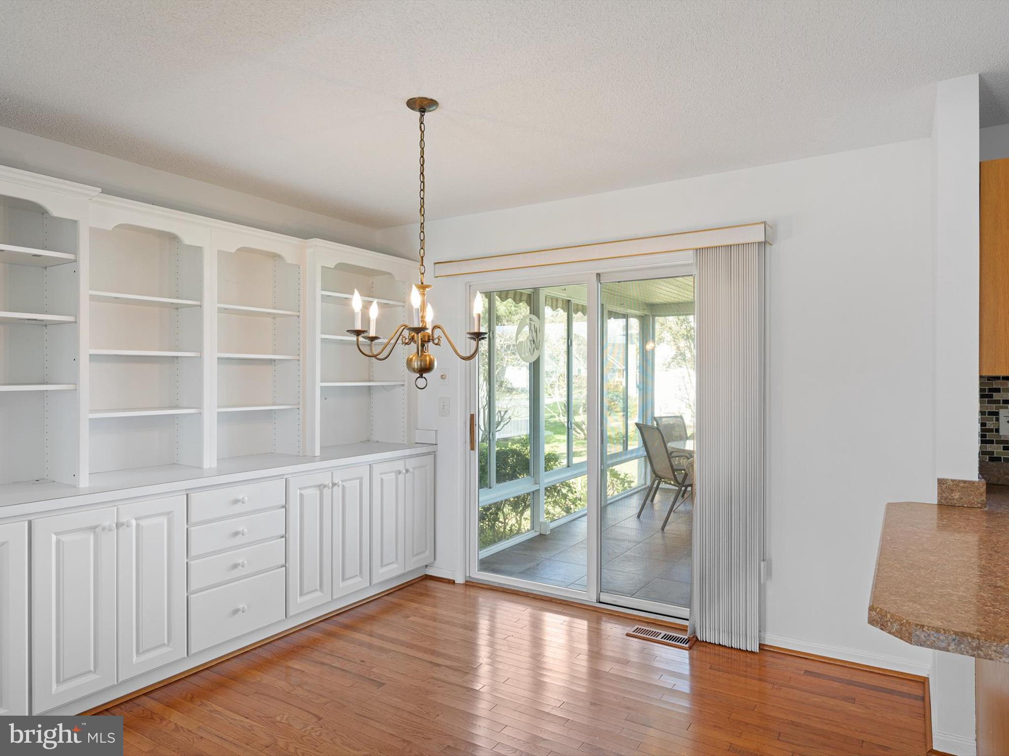 CEDAR LANDING - Residential