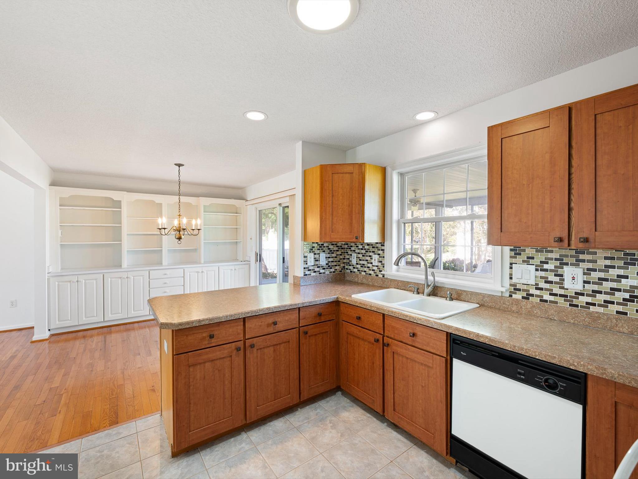 CEDAR LANDING - Residential