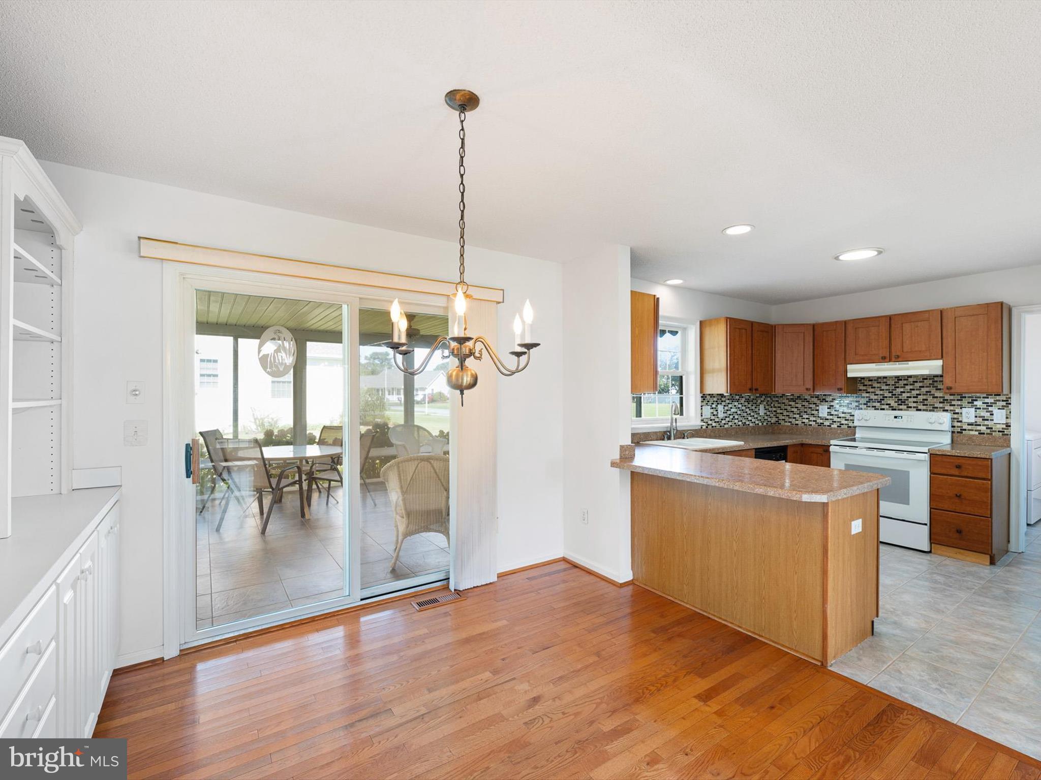 CEDAR LANDING - Residential