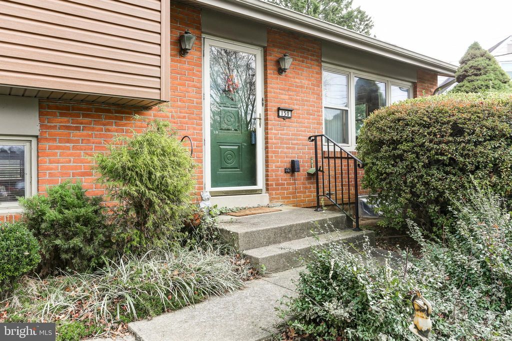 Photo of 150 MALLARD AVE, WILLOW STREET, PA 17584 (MLS # PALA2028332)