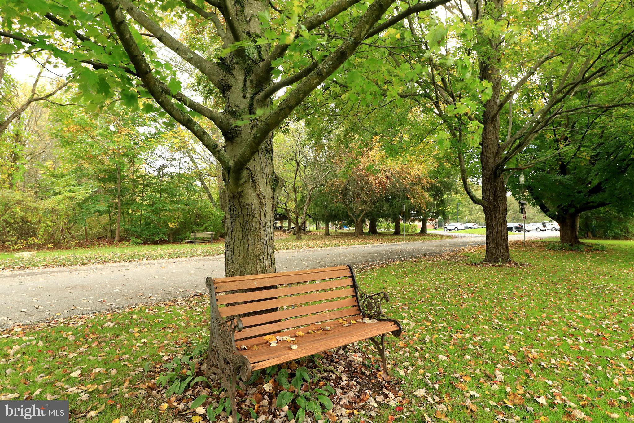 HOUSERVILLE - Residential