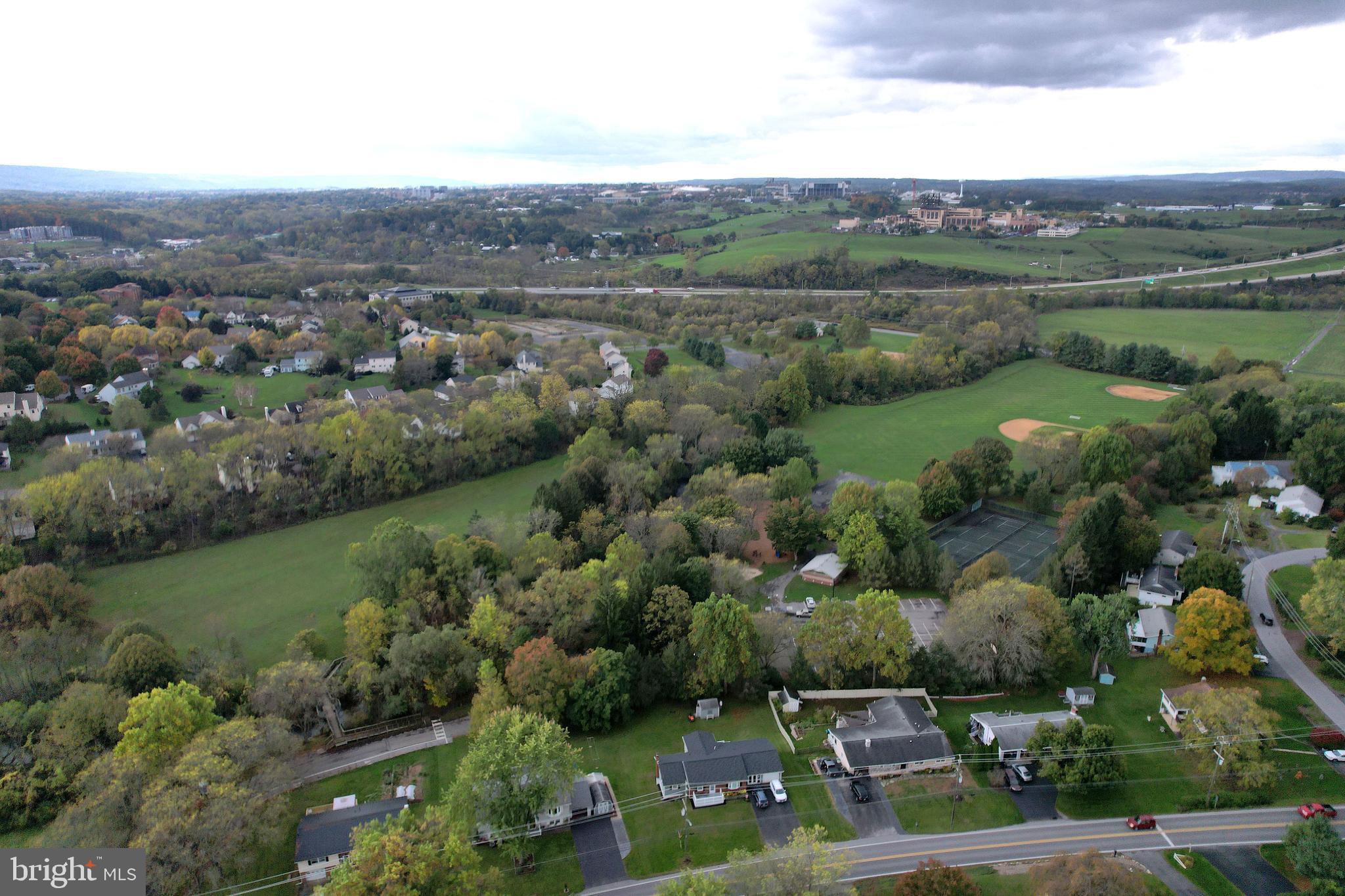 HOUSERVILLE - Residential