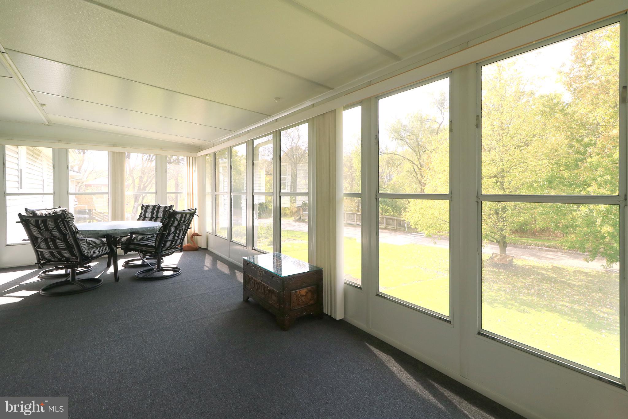 HOUSERVILLE - Residential