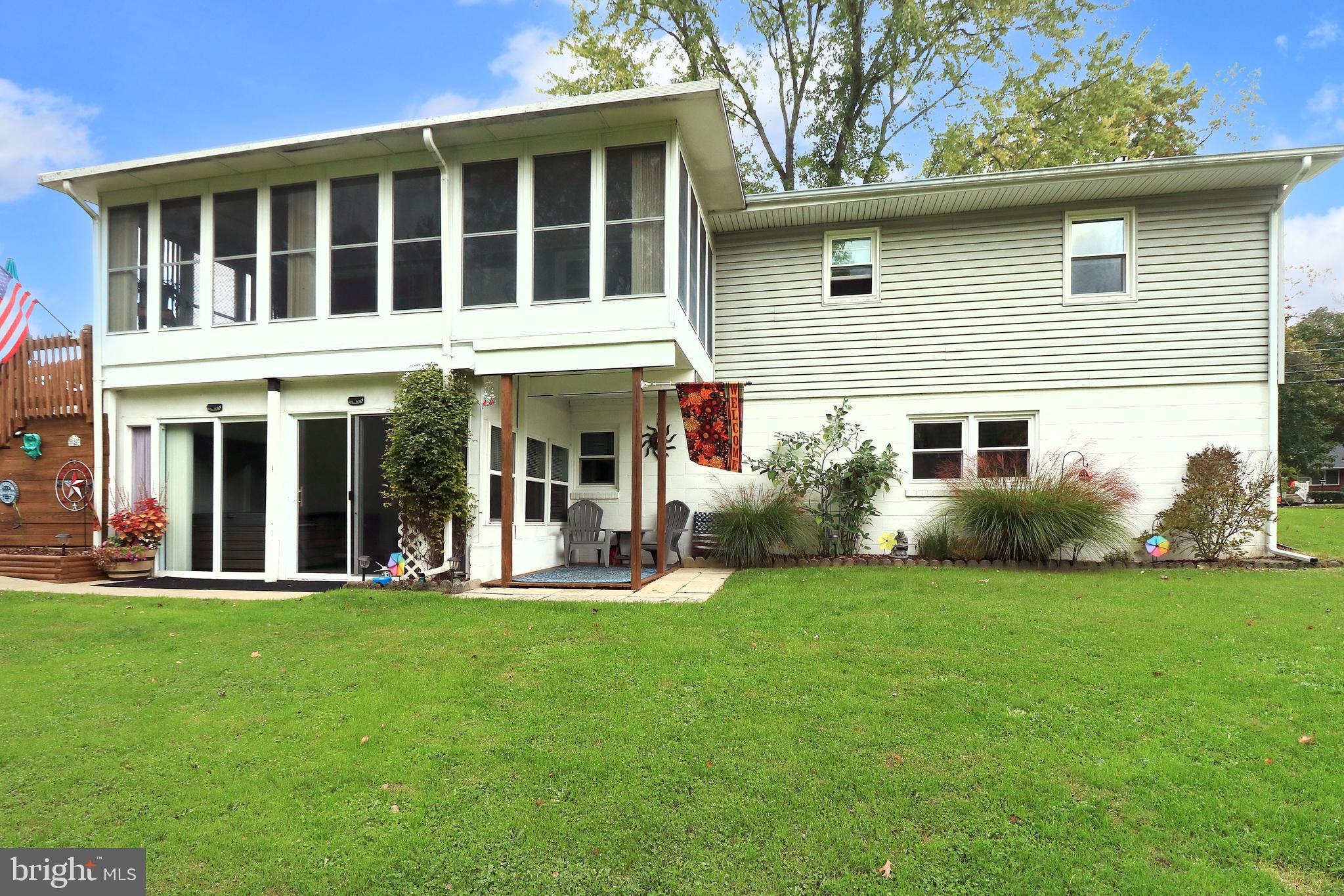 HOUSERVILLE - Residential