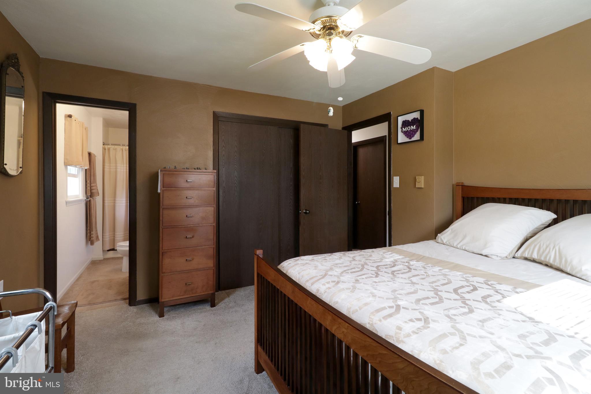 HOUSERVILLE - Residential