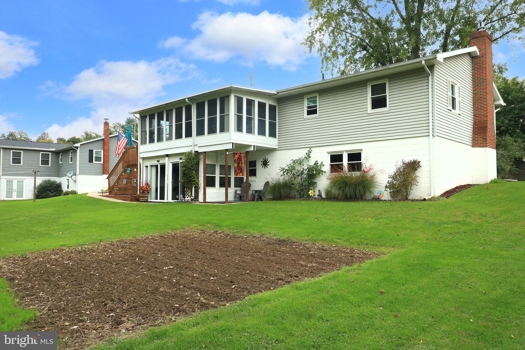 HOUSERVILLE - Residential