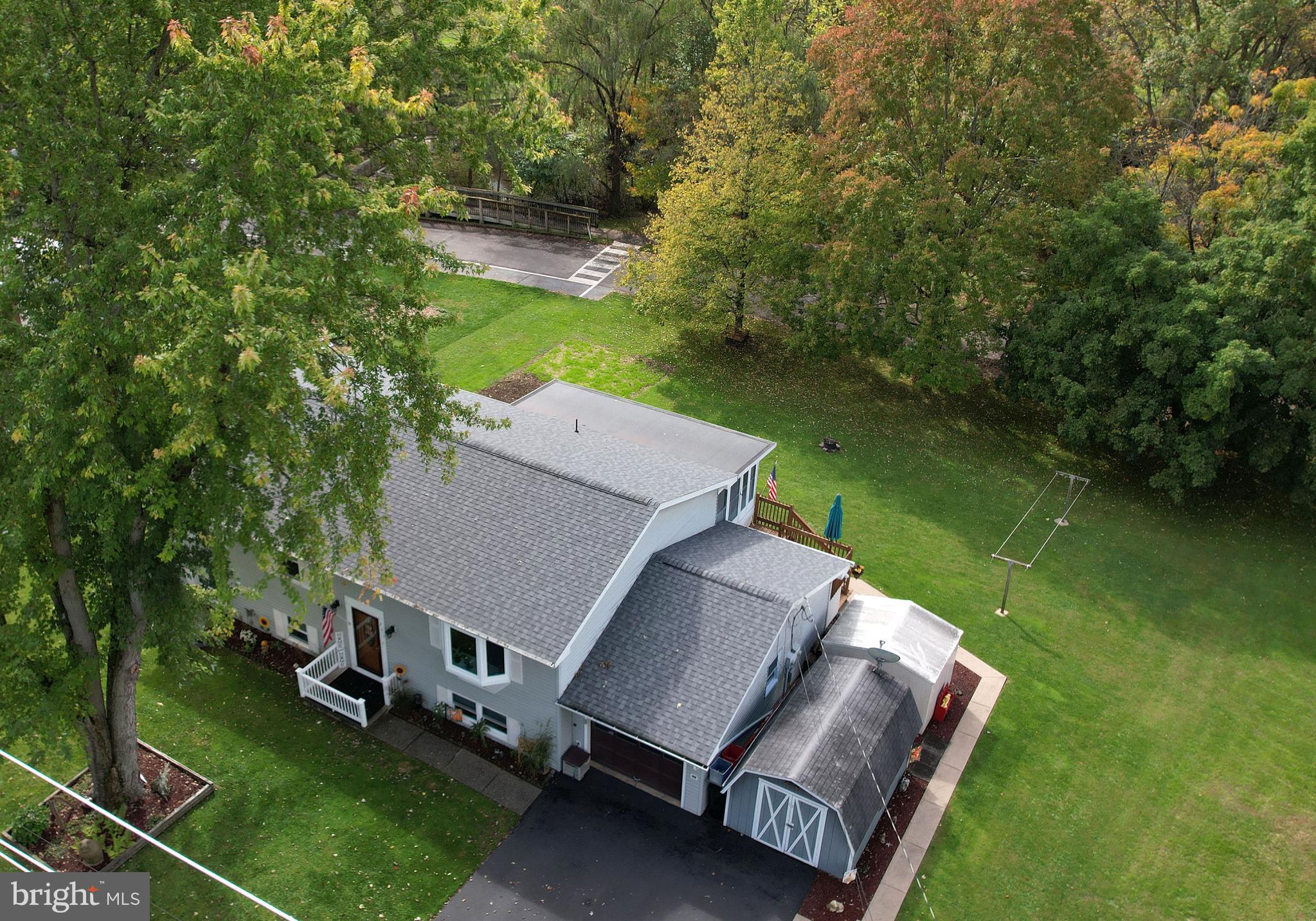 HOUSERVILLE - Residential