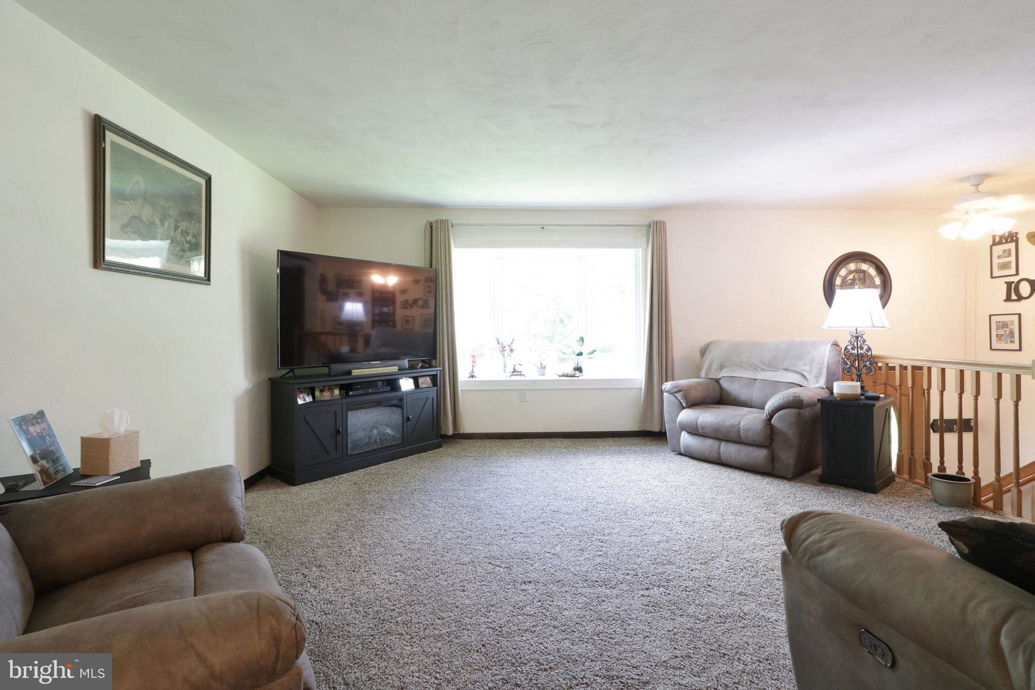 HOUSERVILLE - Residential