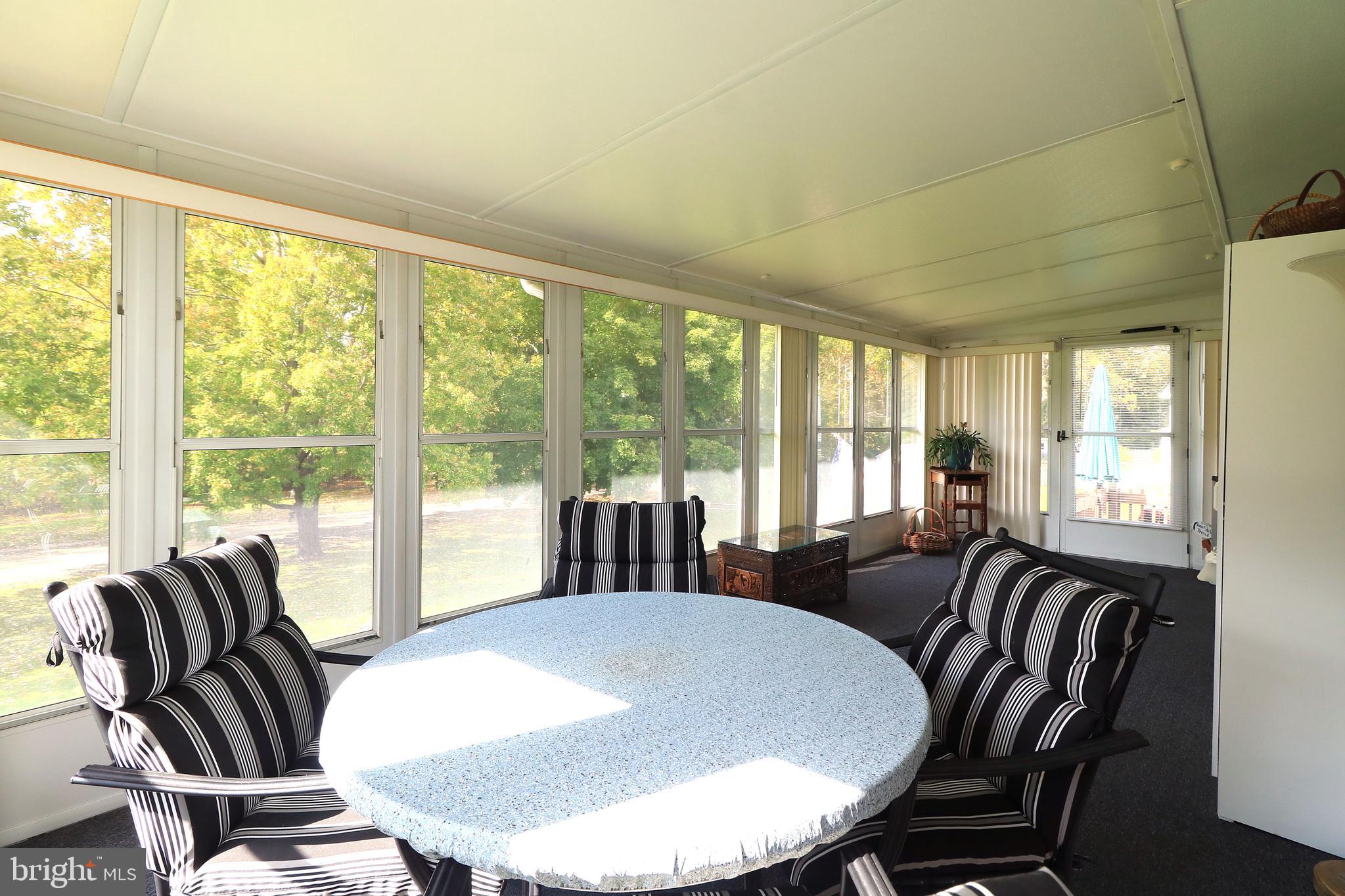 HOUSERVILLE - Residential