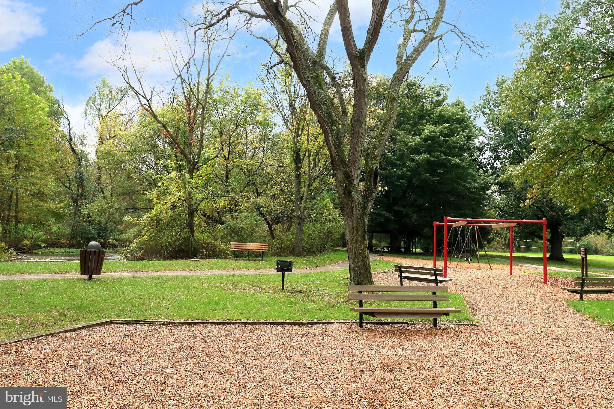 HOUSERVILLE - Residential