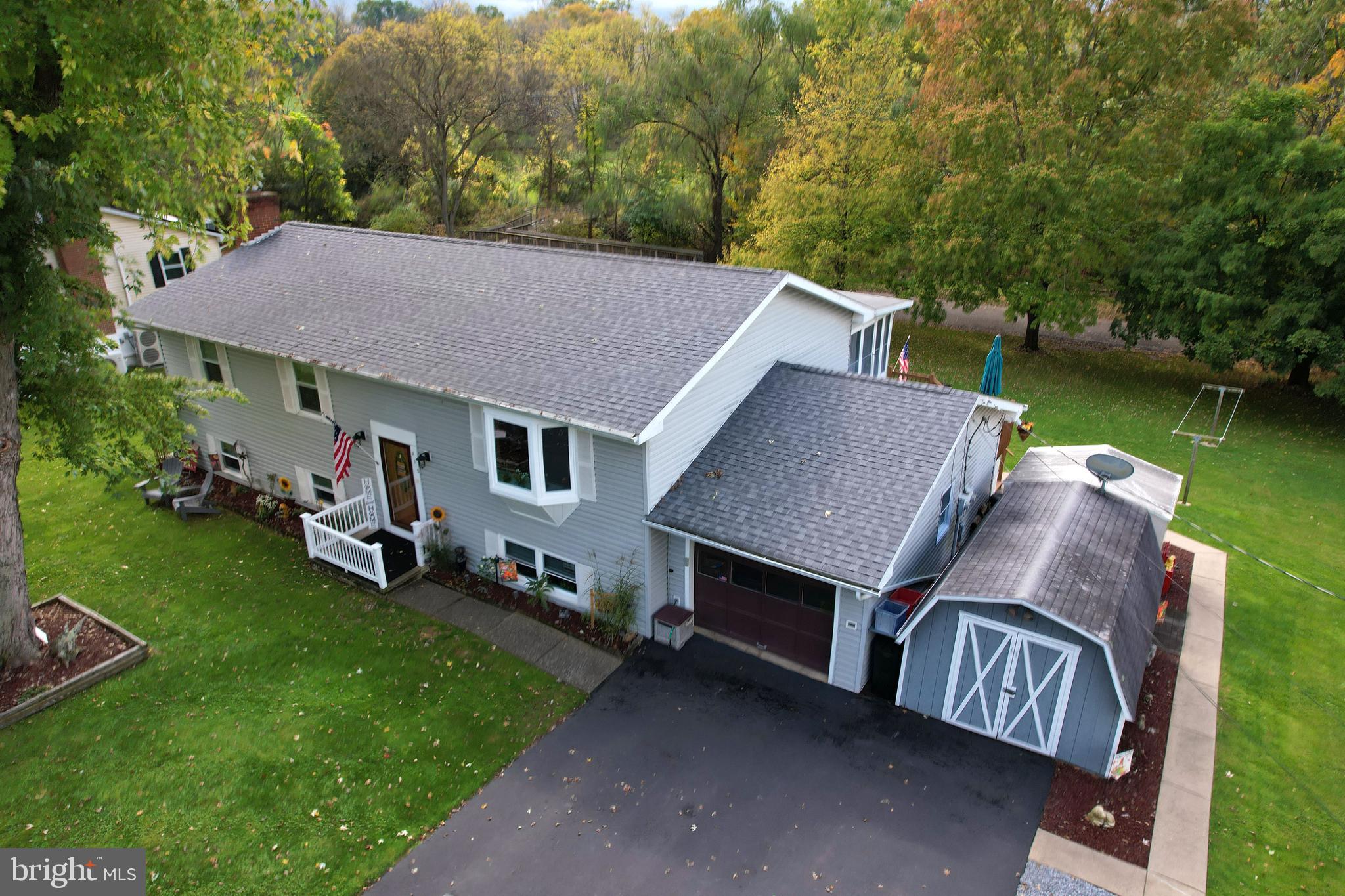 HOUSERVILLE - Residential