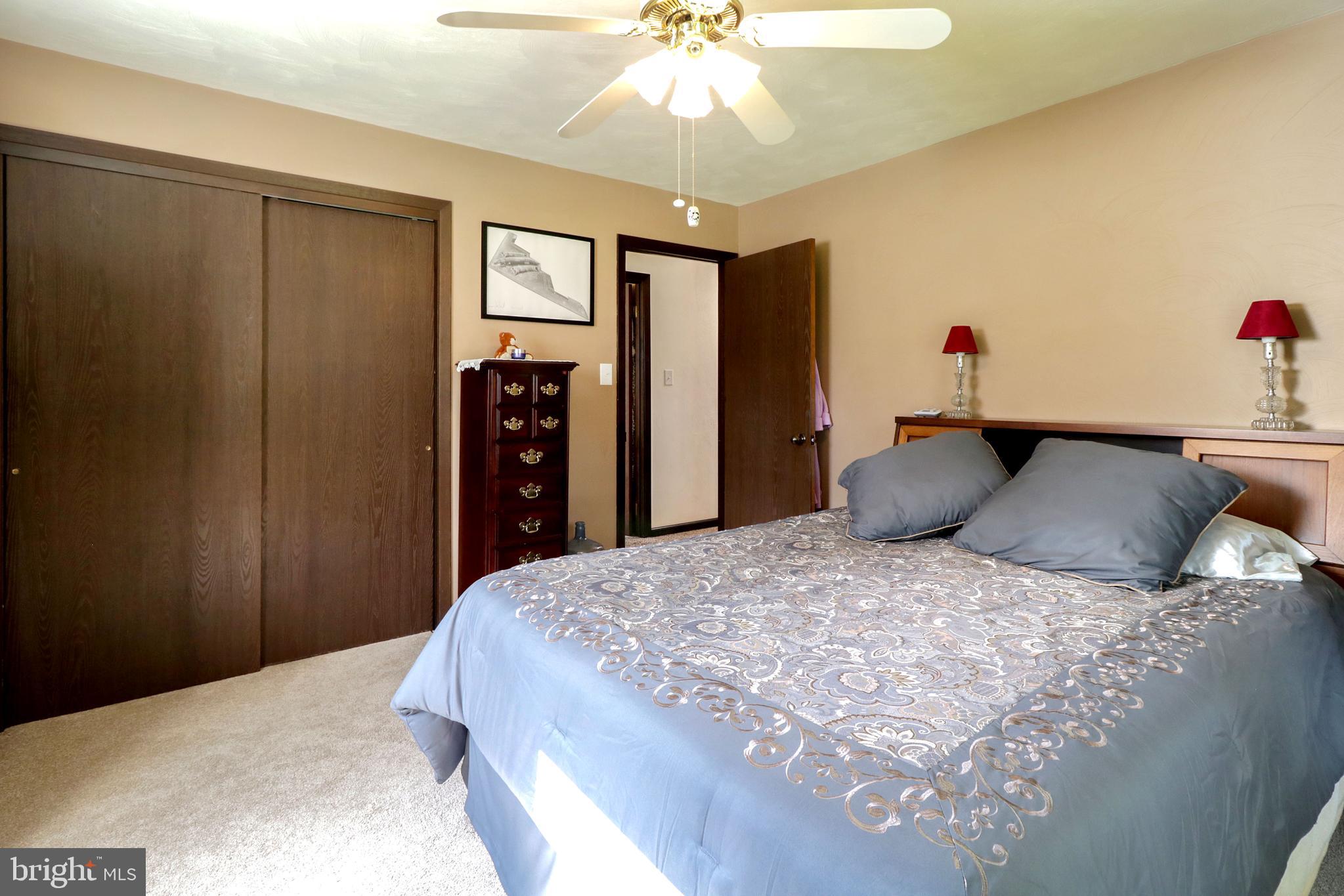 HOUSERVILLE - Residential