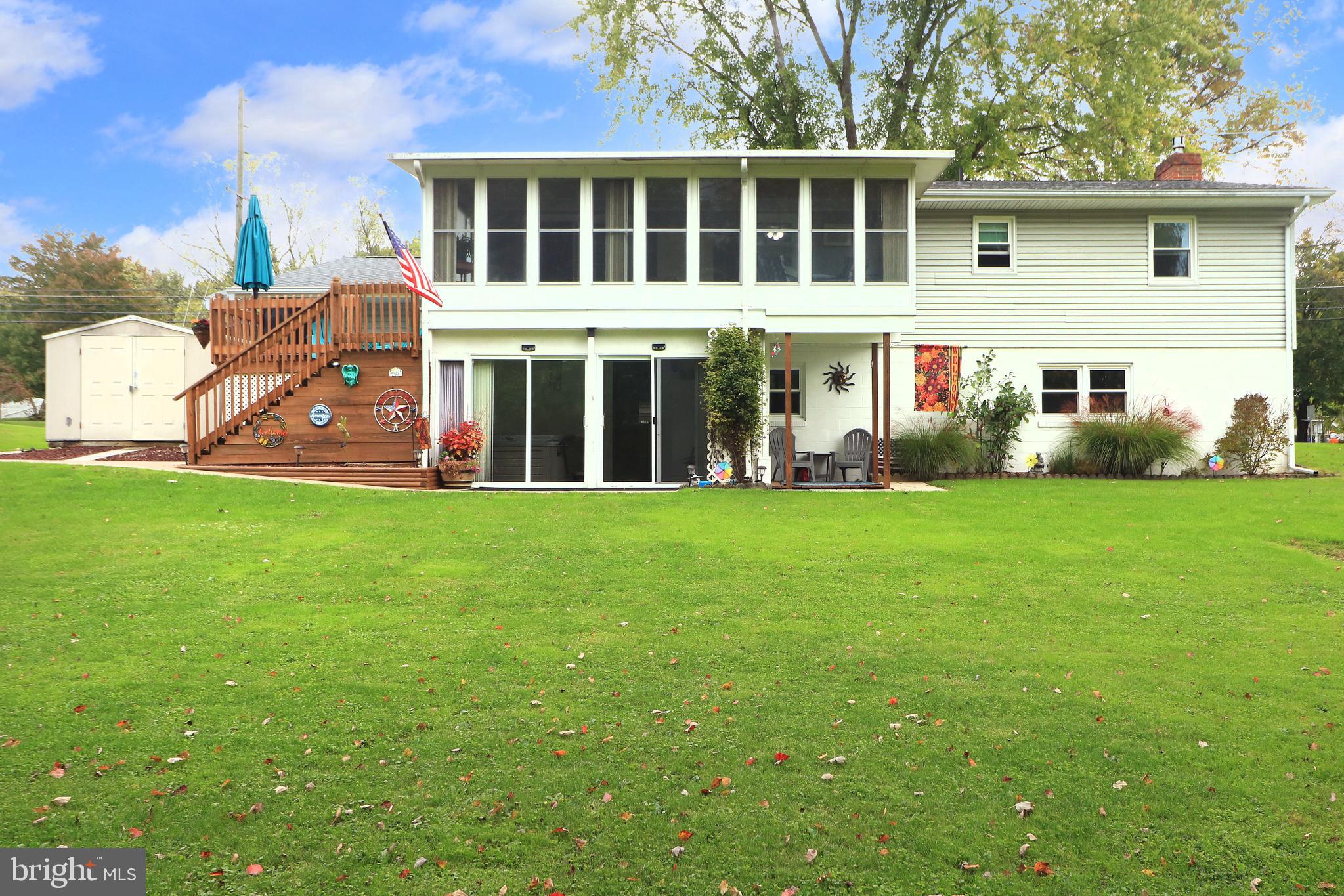 HOUSERVILLE - Residential