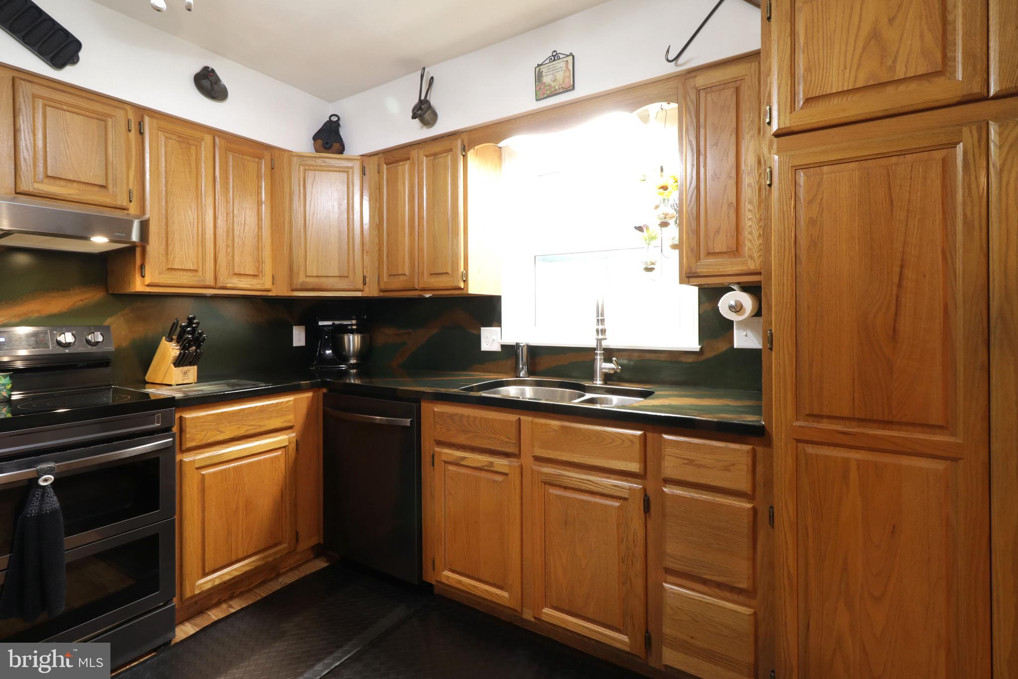 HOUSERVILLE - Residential