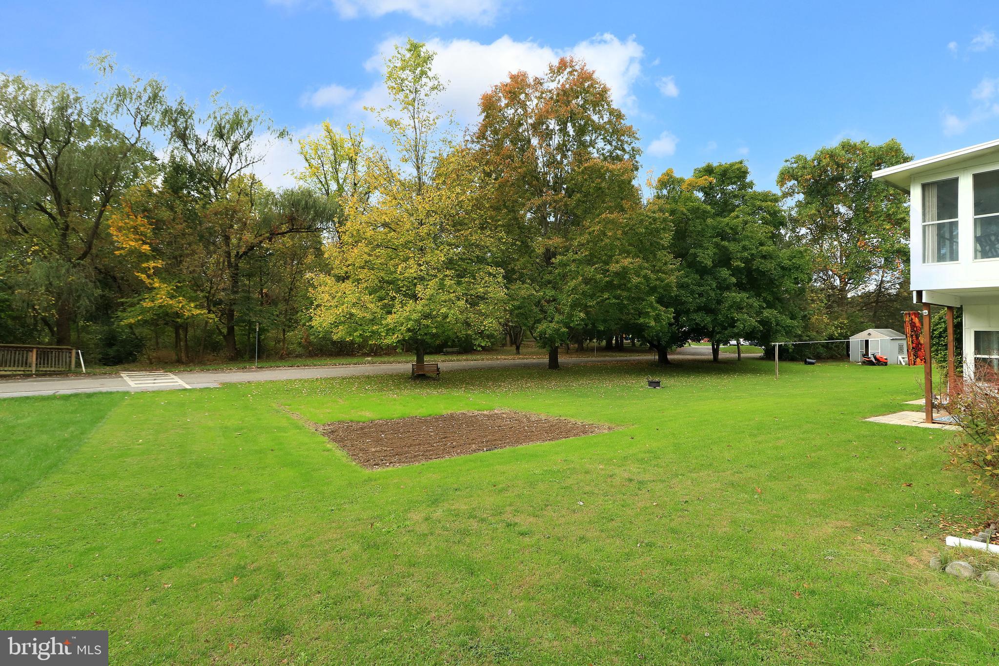 HOUSERVILLE - Residential