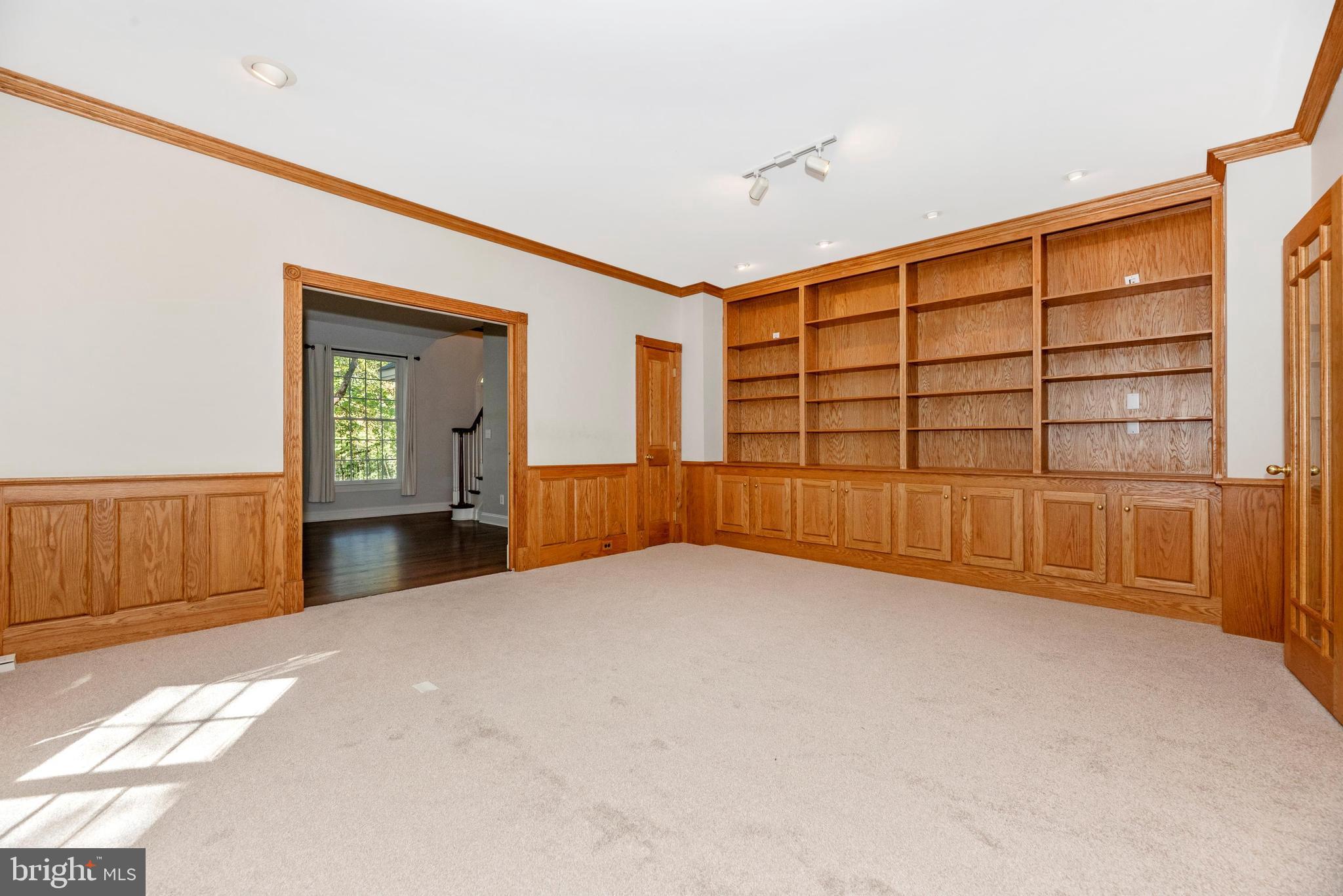 WOODFIELD ESTATES - Residential