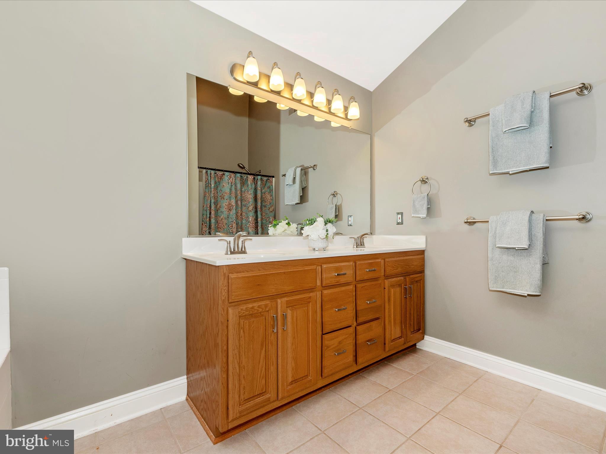 WOODFIELD ESTATES - Residential