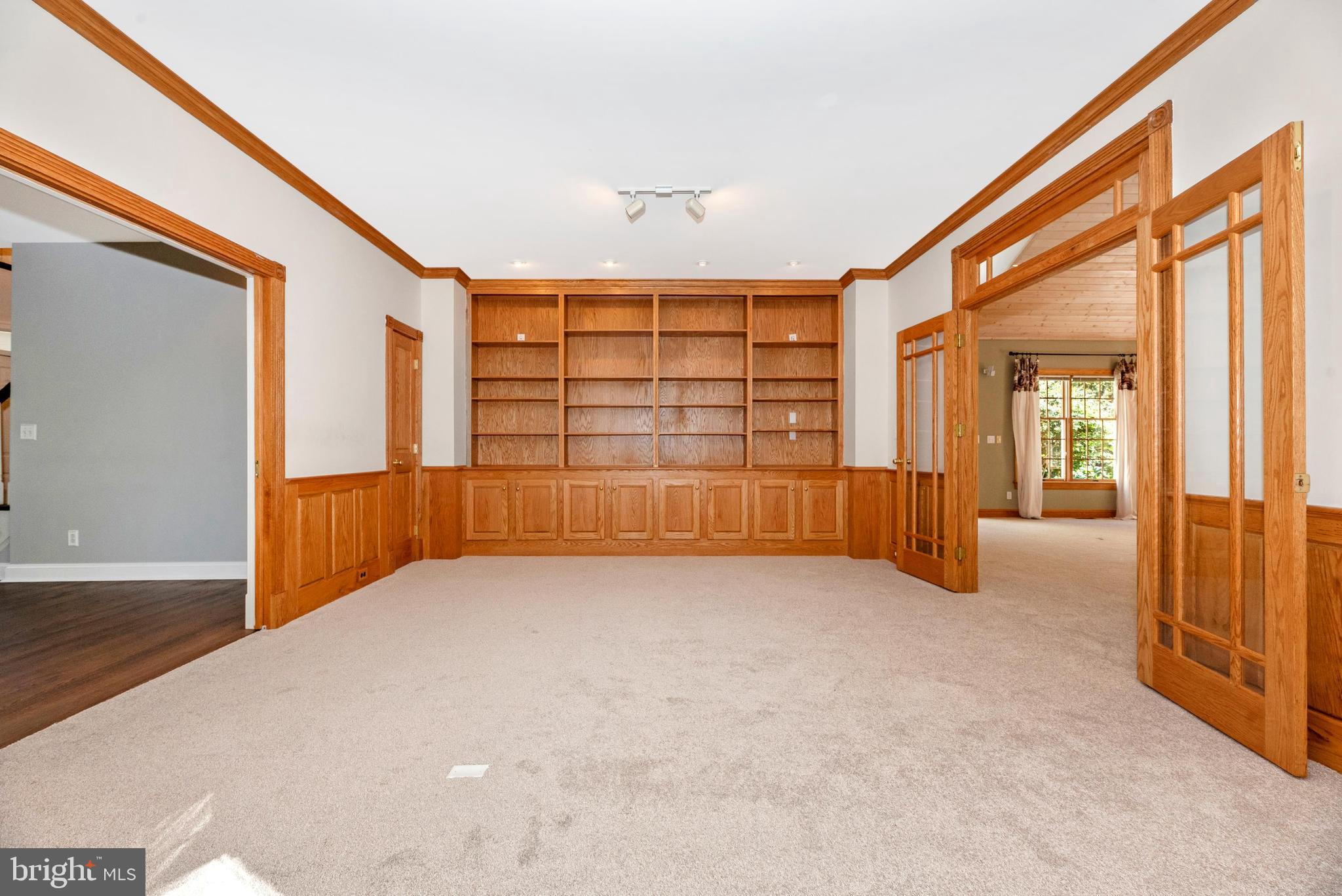 WOODFIELD ESTATES - Residential