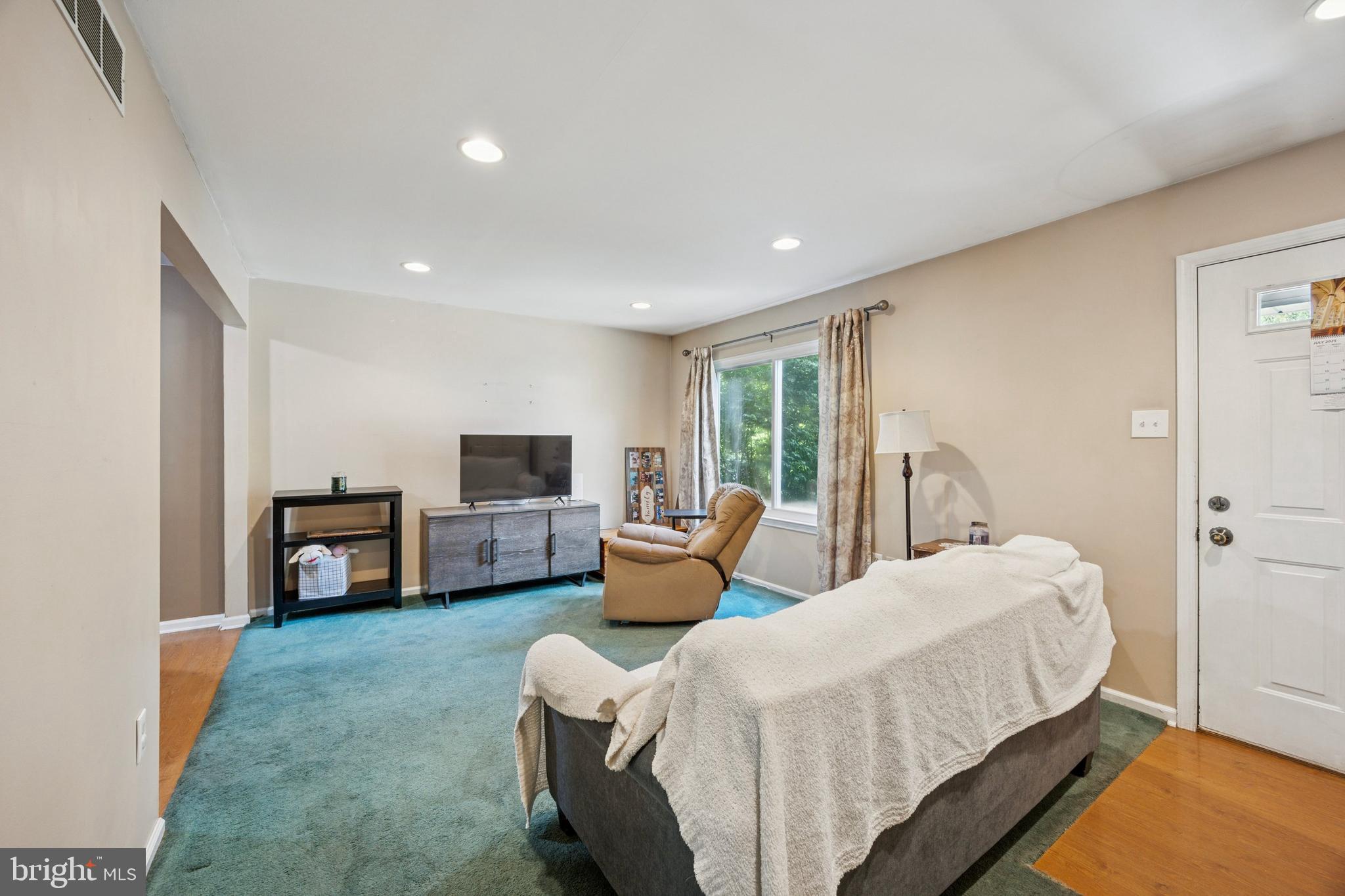 HUNTERS RUN - Residential