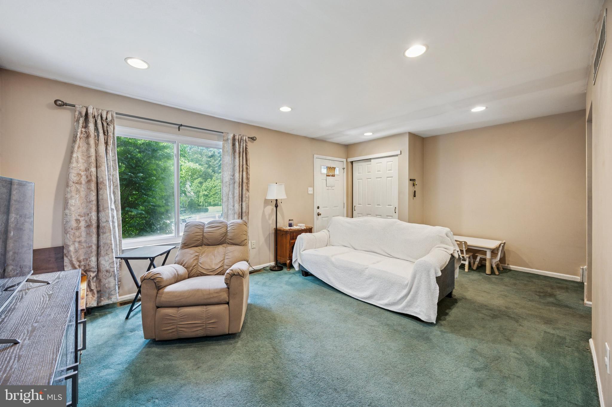 HUNTERS RUN - Residential