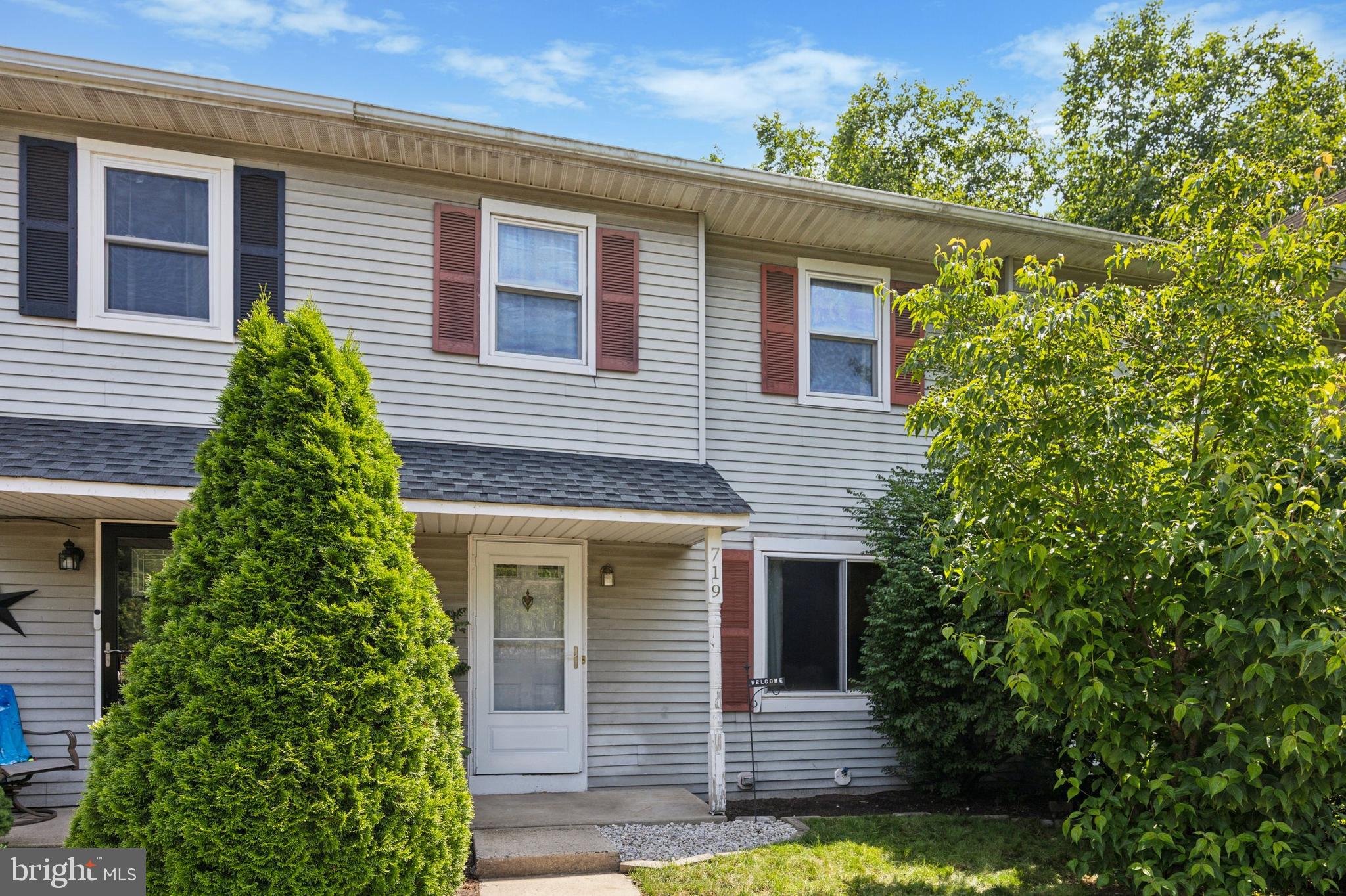 This spacious and well-kept 3-bedroom, 2.5-bath townhouse is located in the desirable Pennridge School District. The main level features a welcoming living room that flows seamlessly into the eat-in kitchen and dining area. Sliding glass doors open to a deck and private backyard — perfect for outdoor dining and relaxation. Upstairs, you'll find a large primary bedroom with its own full bath, along with two additional nicely sized bedrooms and a full hallway bath.
The finished basement provides extra living space ideal for entertaining or relaxing with family. It also includes a versatile bonus room that can be used as a home office, playroom, gym, or anything you need.
This home offers space, comfort, and flexibility — all in a great location. Don’t miss it!