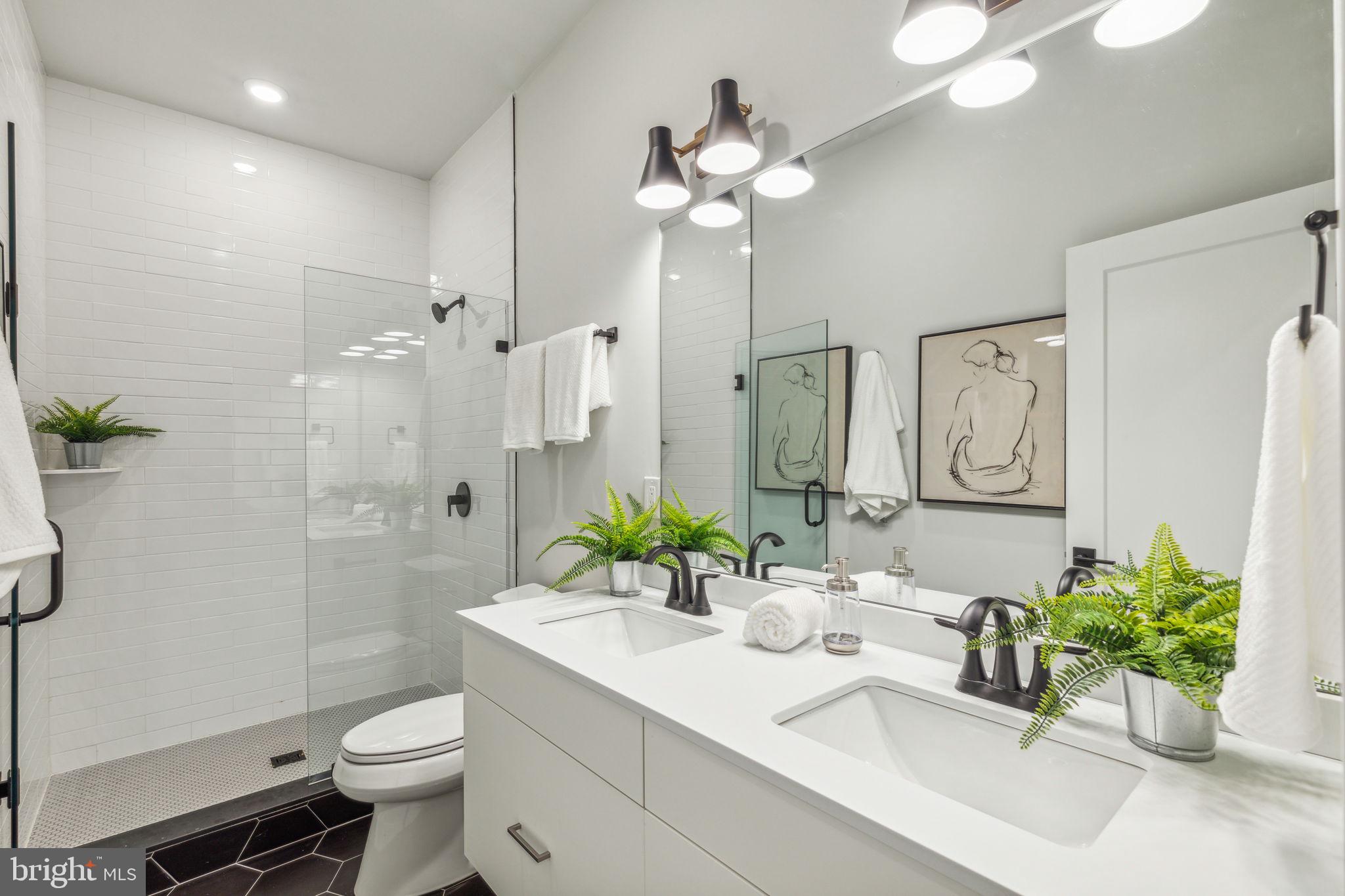 ROXBOROUGH - Residential Lease