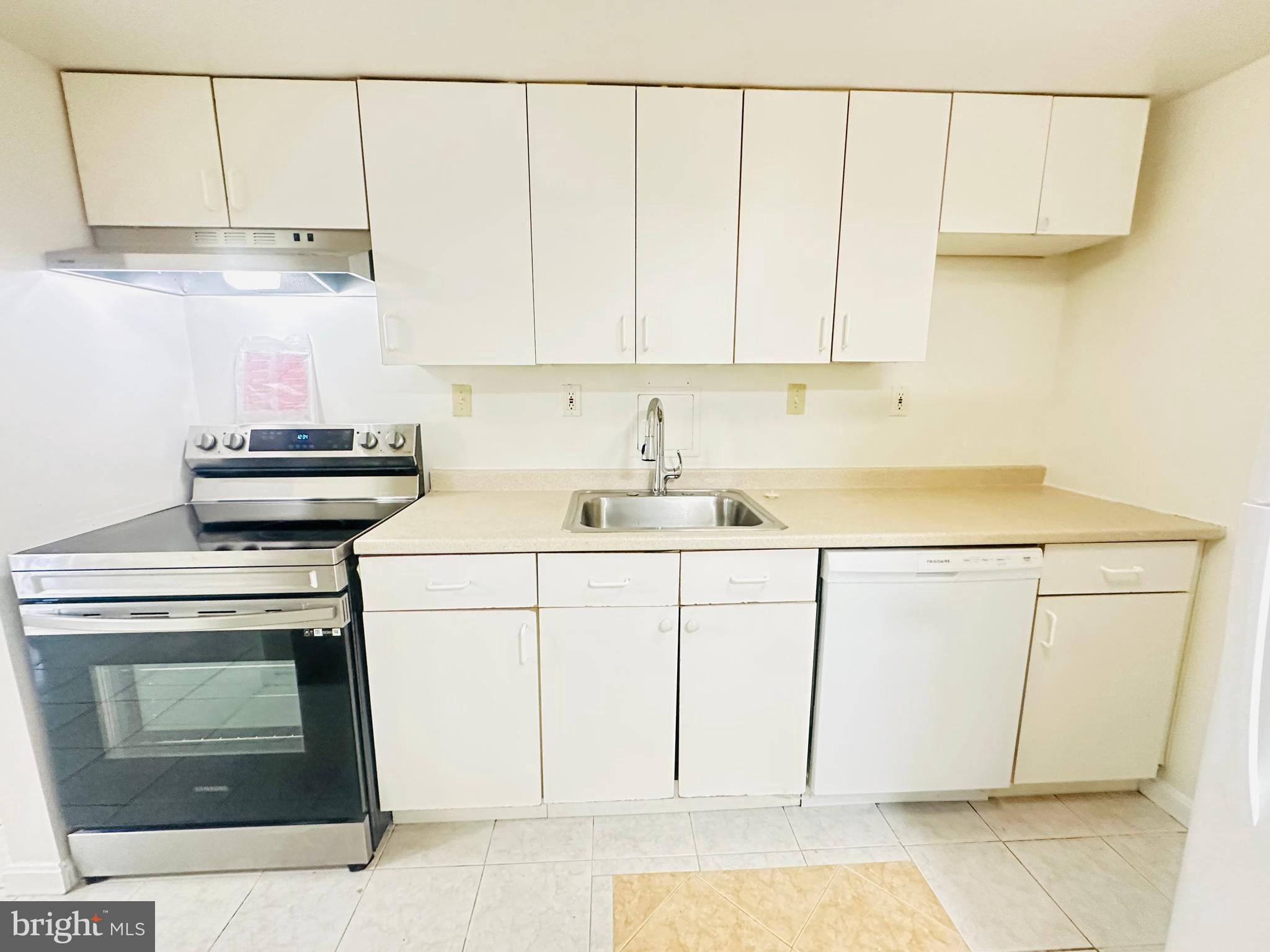 BRISTOW - Residential Lease