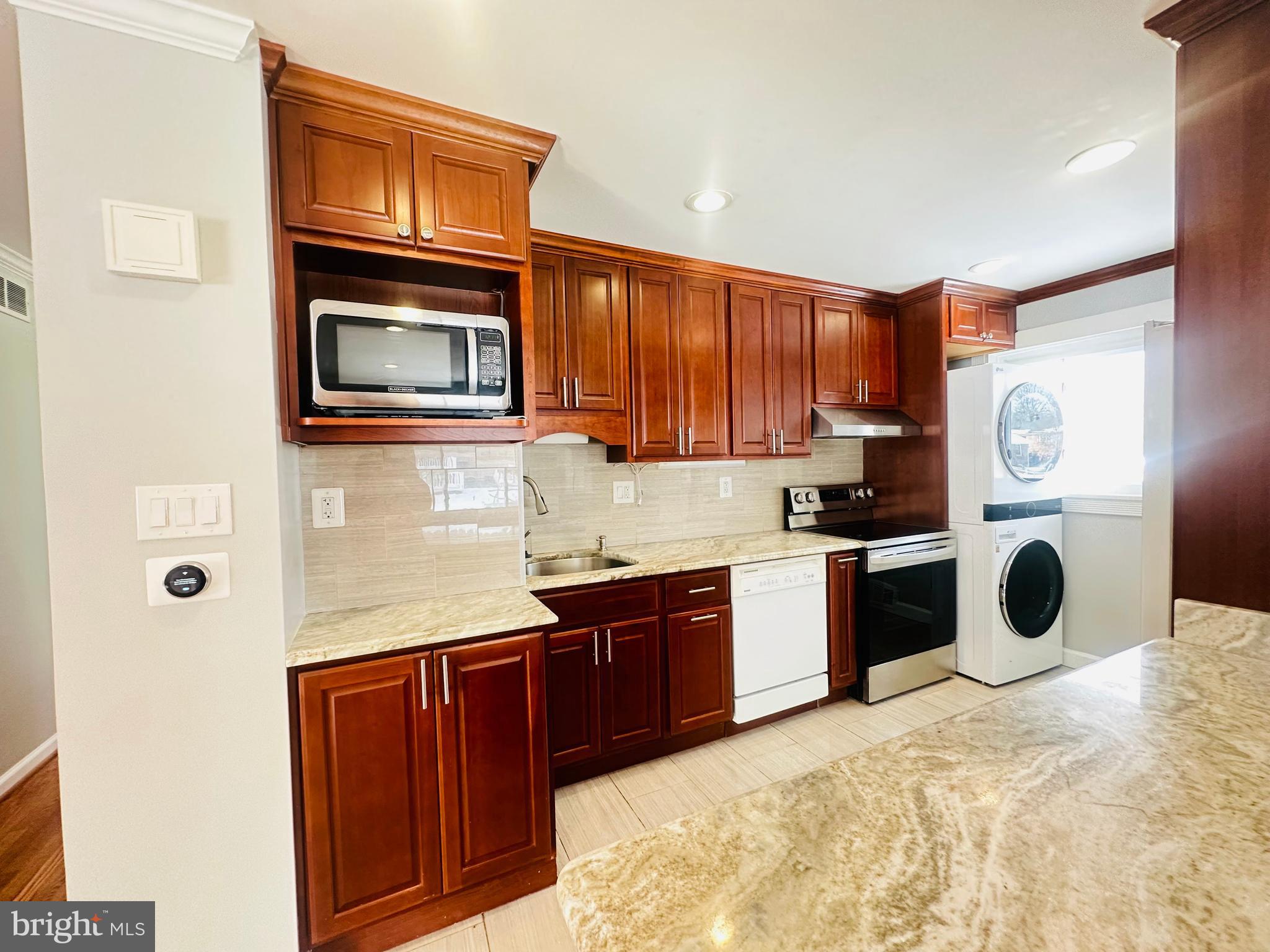 BRISTOW - Residential Lease