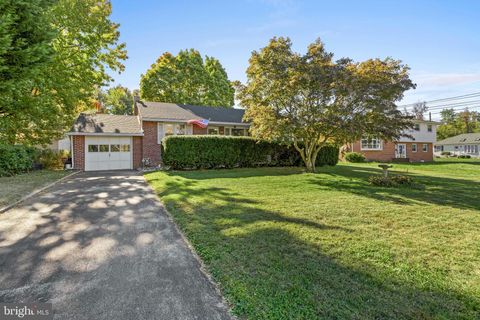 2502 GRAND AVENUE HOLMES PA 19043