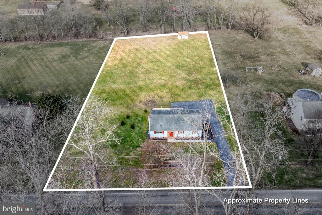 Photo of 1131 Rawlinsville Road, WILLOW STREET, PA 17584 (MLS # PALA2062136)