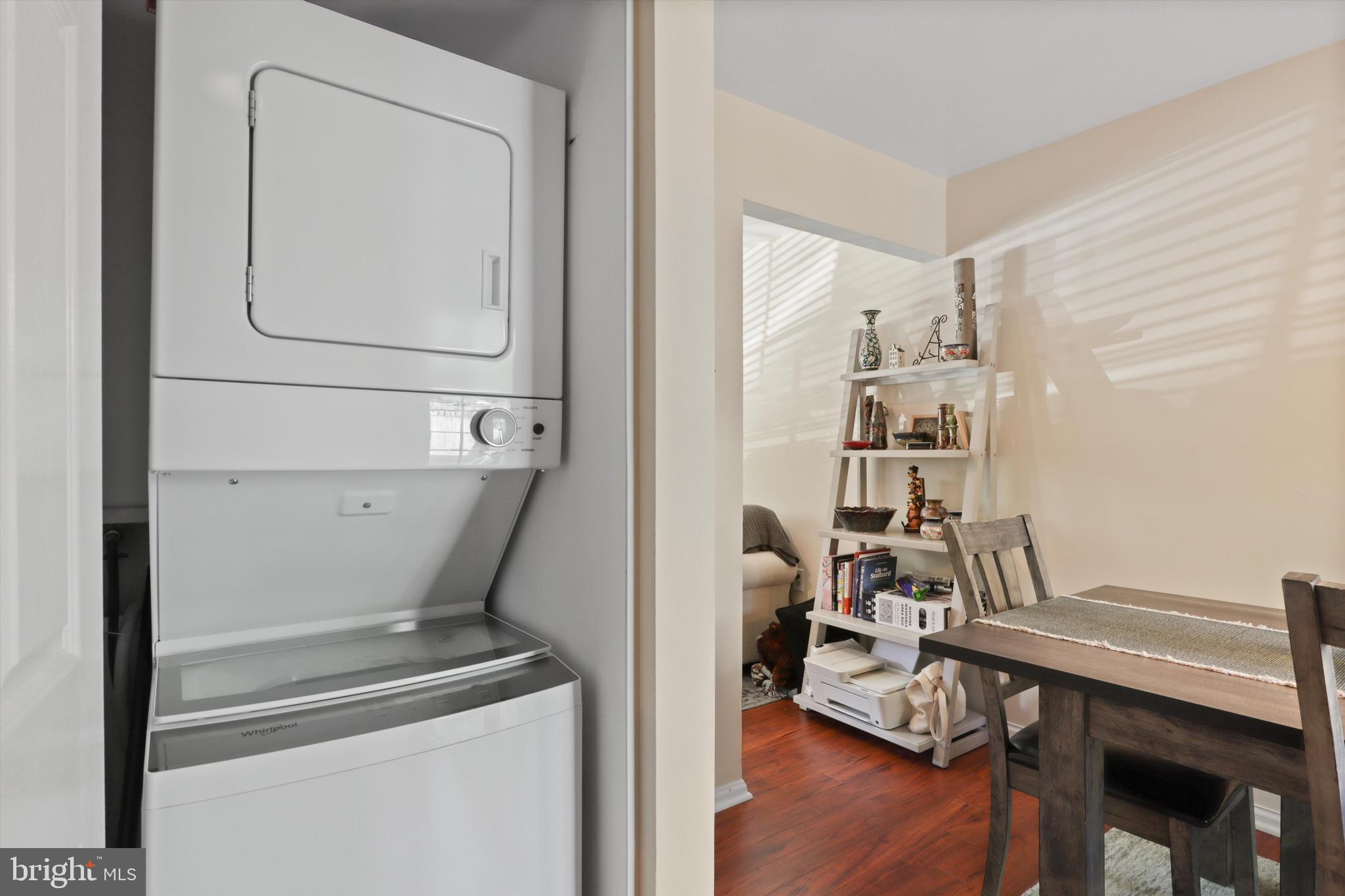 OAKTON CLOISTERS - Residential Lease