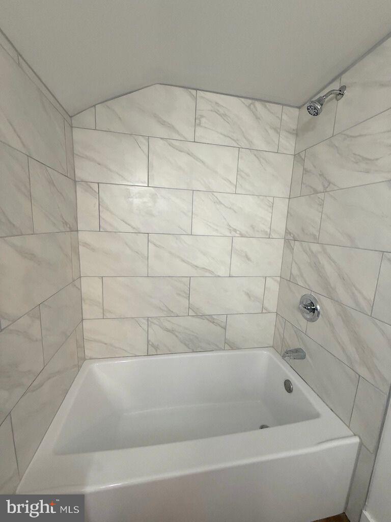 MILLERSBURG - Residential