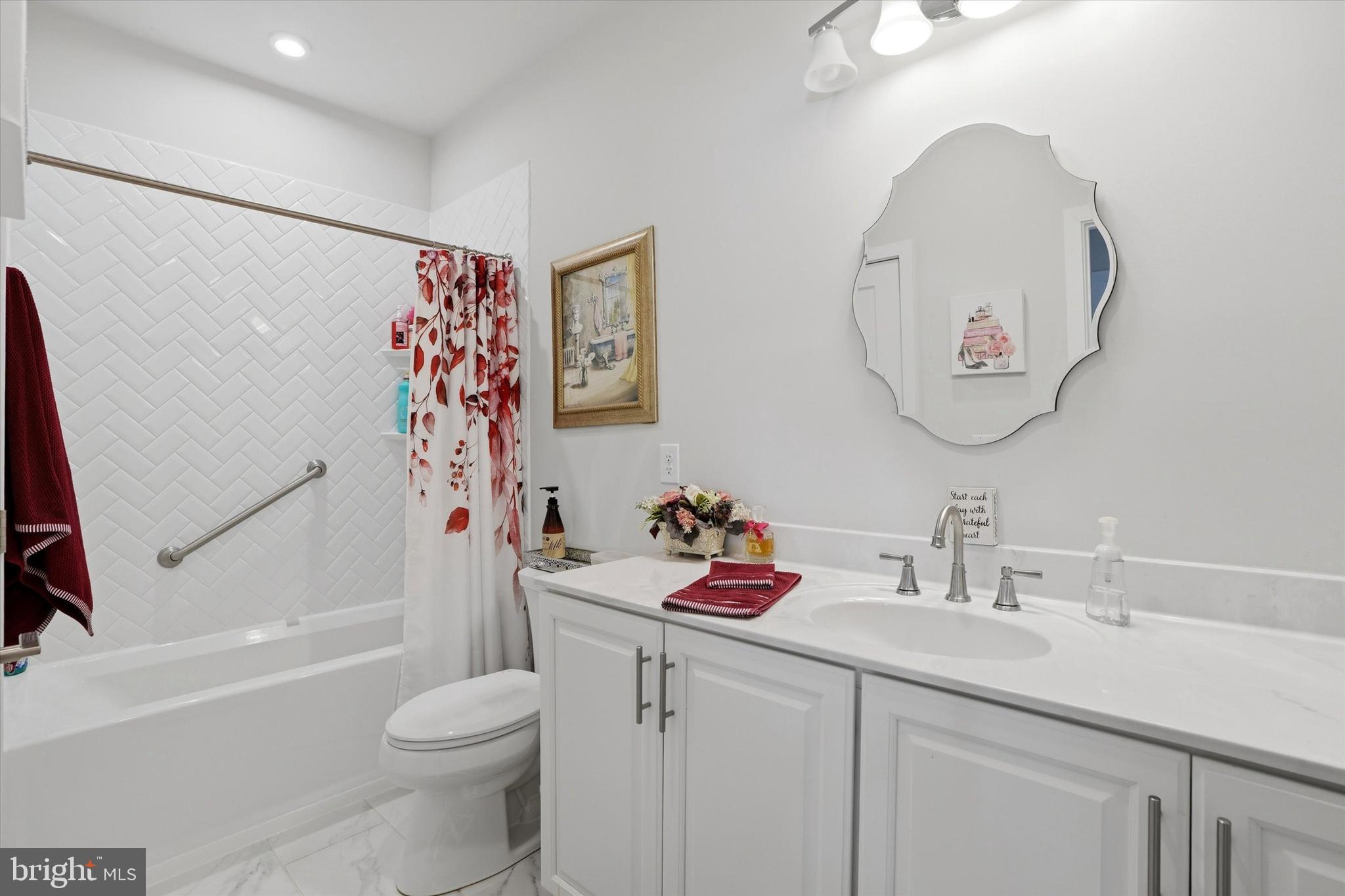 REGENCY AT WATERSIDE - Residential