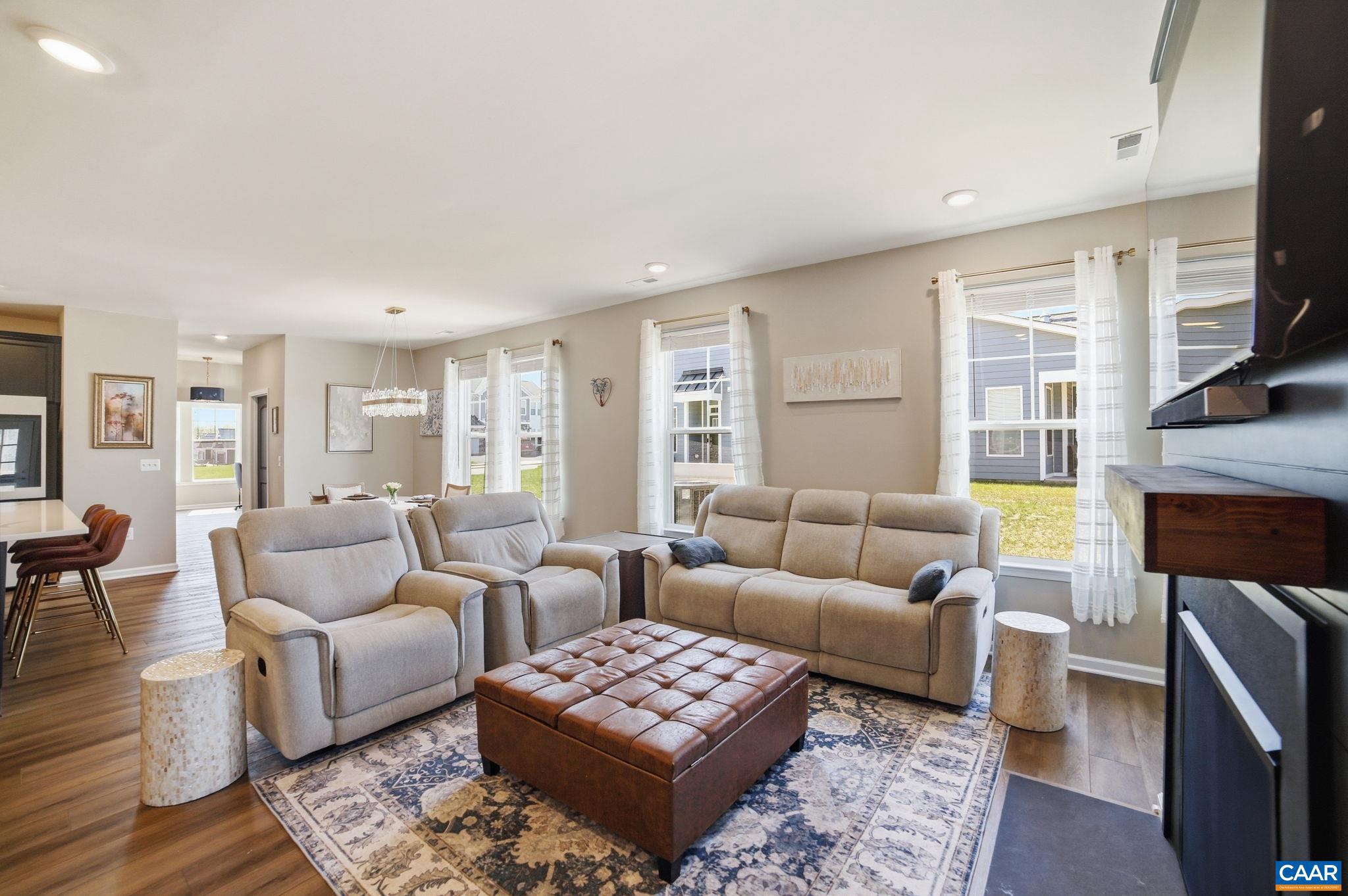 SPRING CREEK - Residential