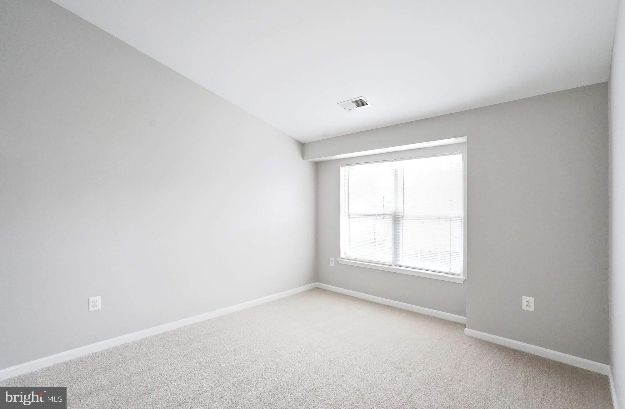 LEESBURG GATEWAY II - Residential Lease