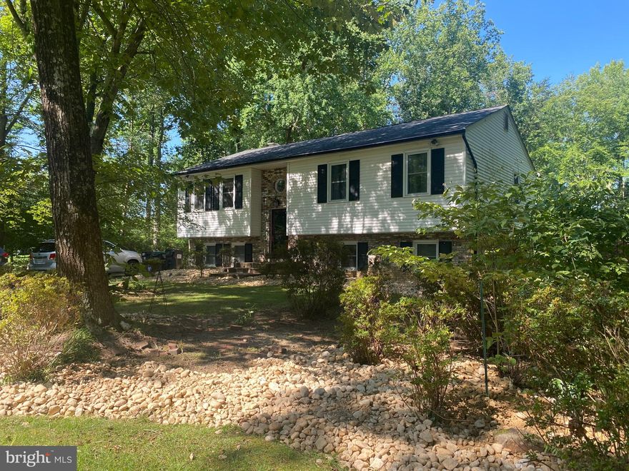 Discover the hidden gem of 6 Fox Street, a charming split foyer home nestled at the end of a quiet cul-de-sac.  This residence offers a sanctuary away from the hustle and bustle.  With 4  bedrooms and 3 full bathrooms, there's plenty of room.   It ensures everyone has their own private haven.  The kitchen is a delightful blend of modern and vintage styles. It features beautiful  granite countertops and antique-style, bead board cabinetry, adding a touch of warmth. The stainless steel appliances provide all the modern conveniences you need, together with the  kitchen's smart design making it both functional and inviting.  From the kitchen you step out to the deck with its Gazebo which is ideal for outdoor dining, entertaining, or simply relaxing and enjoying the view. Whether you’re hosting a summer BBQ or enjoying a quiet evening under the stars, the deck is your go-to spot for outdoor living. Versatile family room on the fully finished lower level, offering a comfortable space for rest, relaxation, and fun .  Also, a 4th bedroom and full bath.  And, are you needing an office?   Whether you're working from home or need a dedicated study space,  step into the ideal workspace designed for the modern telecommuter. This home office features built-in shelves and a custom desk.  Lastly, walk out to a large backyard that backs to trees, providing privacy, and a tranquil environment as  you listen to birds singing or you sip your coffee preparing for the day ahead.  Enjoy the large detached workshop, with electric and water and 3 skylights.  6 Fox Street isn’t just a rental; it’s a place to call home. Schedule your visit today and step into a world where comfort meets tranquility.   Don't  miss out on this fantastic rental opportunity!  Call and apply today!