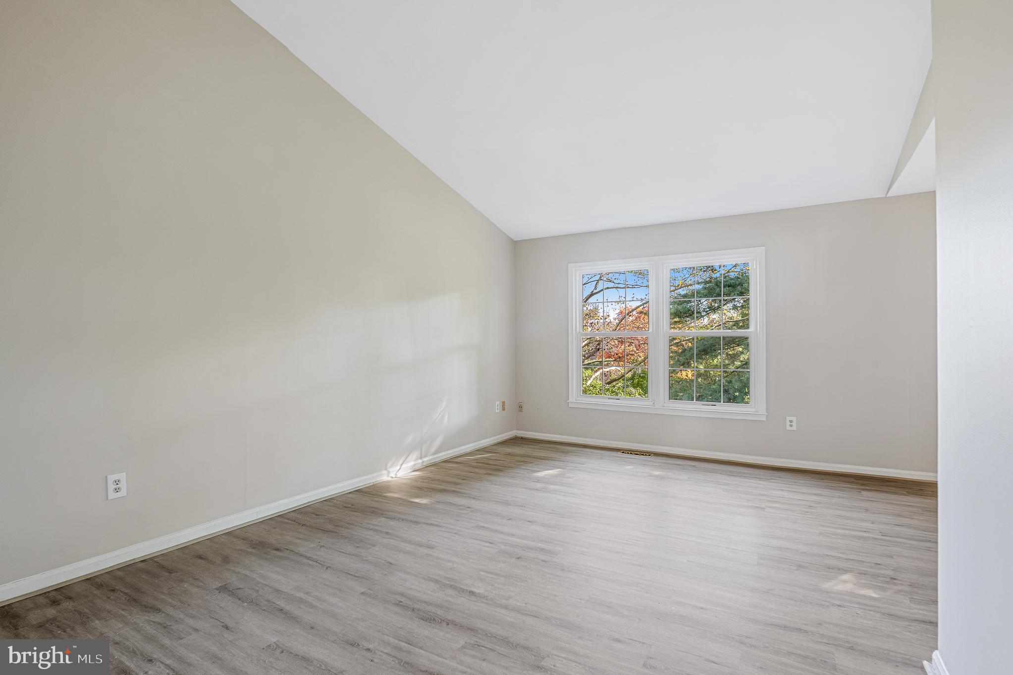 WOODLAND HILLS - Residential