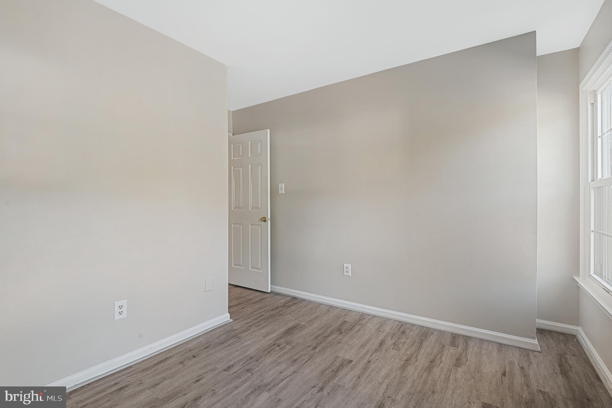 WOODLAND HILLS - Residential