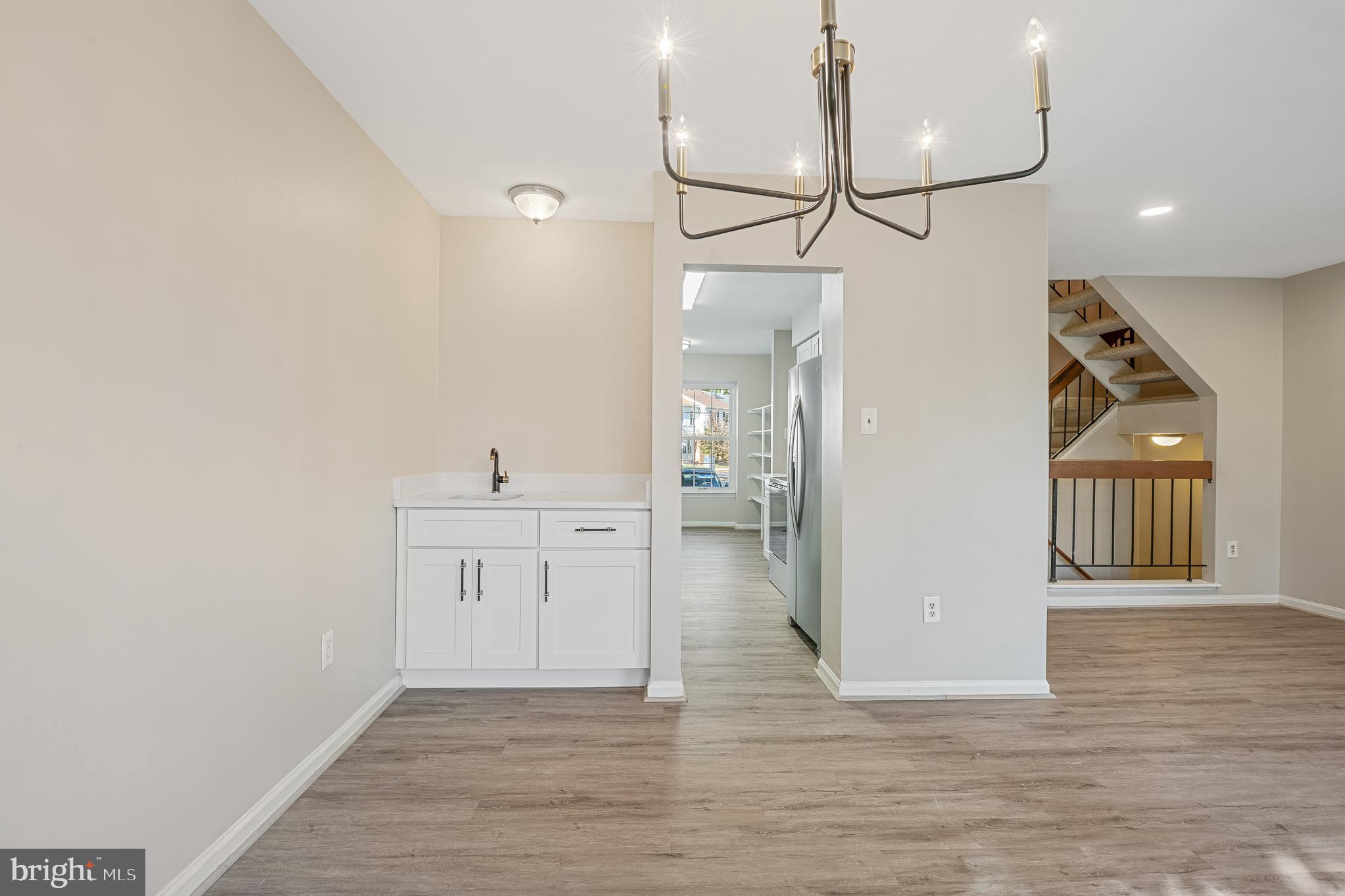 WOODLAND HILLS - Residential