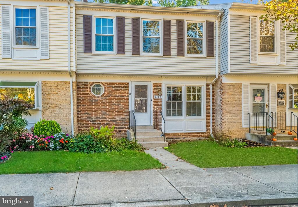 Photo of 1520 Tanyard Hill Road, GAITHERSBURG, MD 20879 (MLS # MDMC2205292)