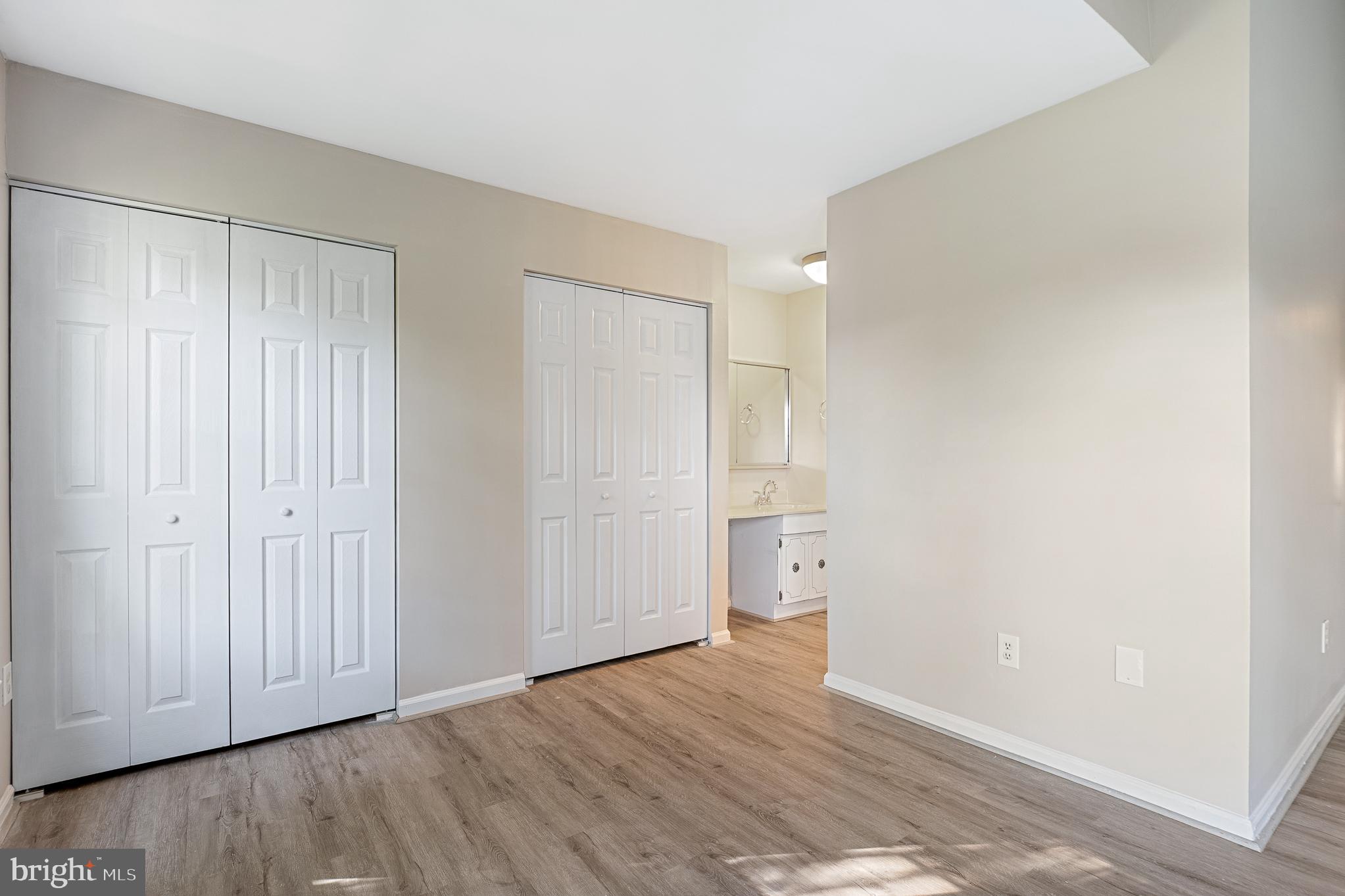 WOODLAND HILLS - Residential