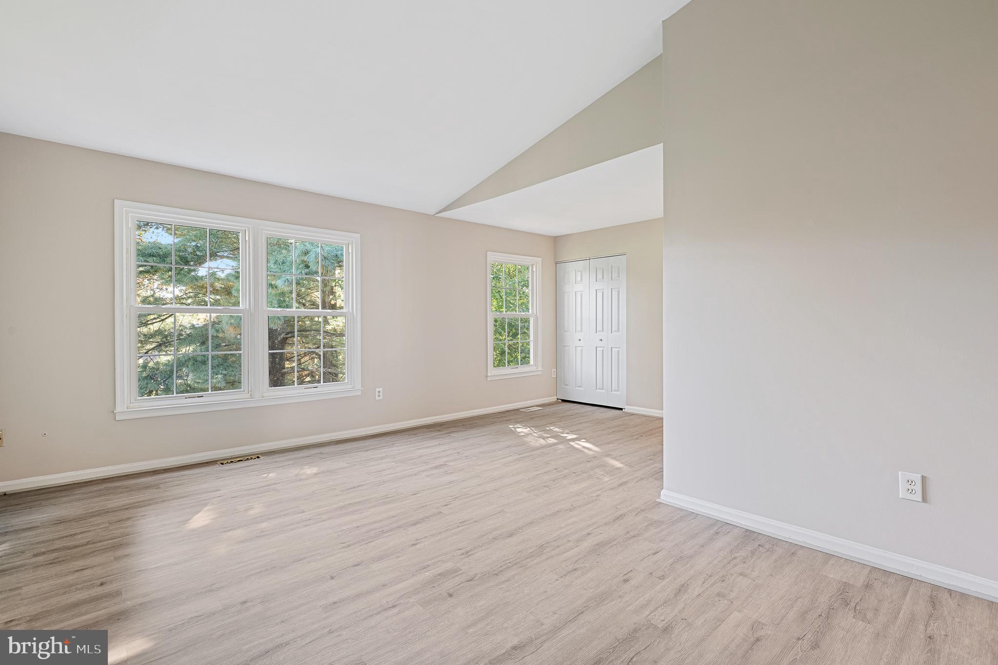 WOODLAND HILLS - Residential