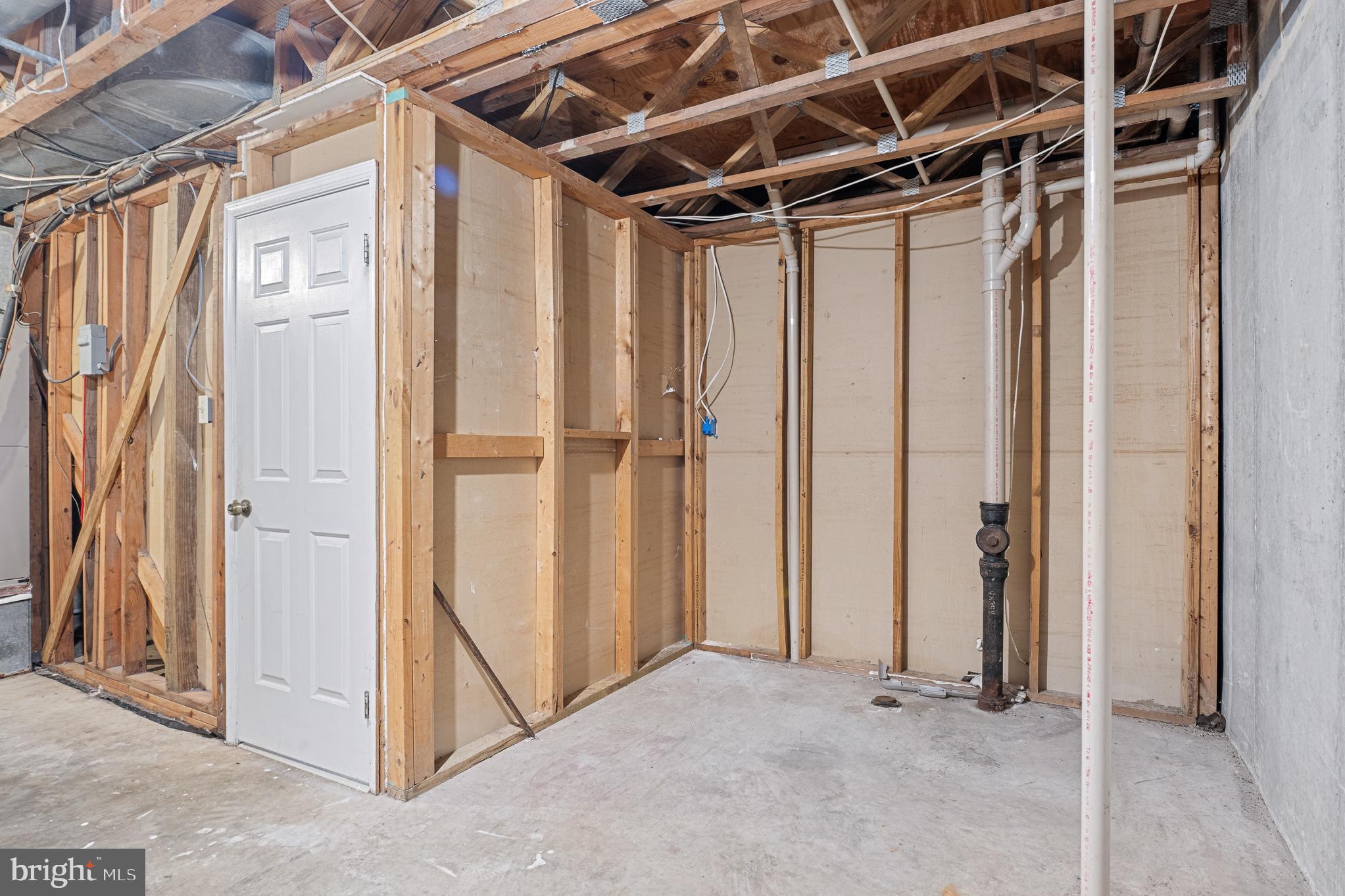 WOODLAND HILLS - Residential