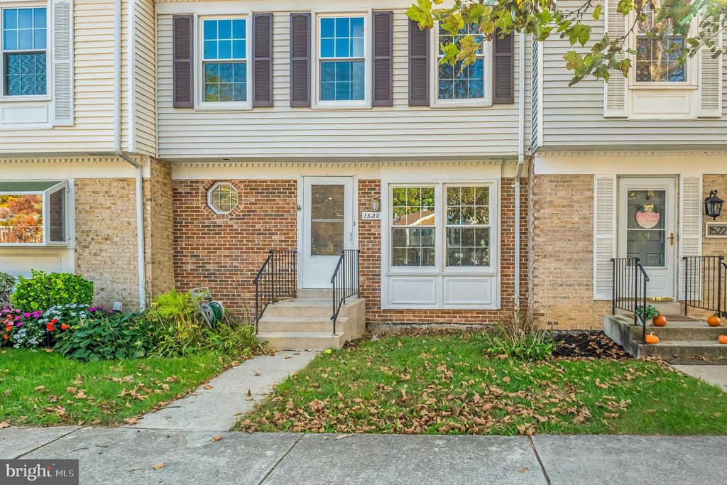 Photo of 1520 Tanyard Hill Road, GAITHERSBURG, MD 20879 (MLS # MDMC2205292)