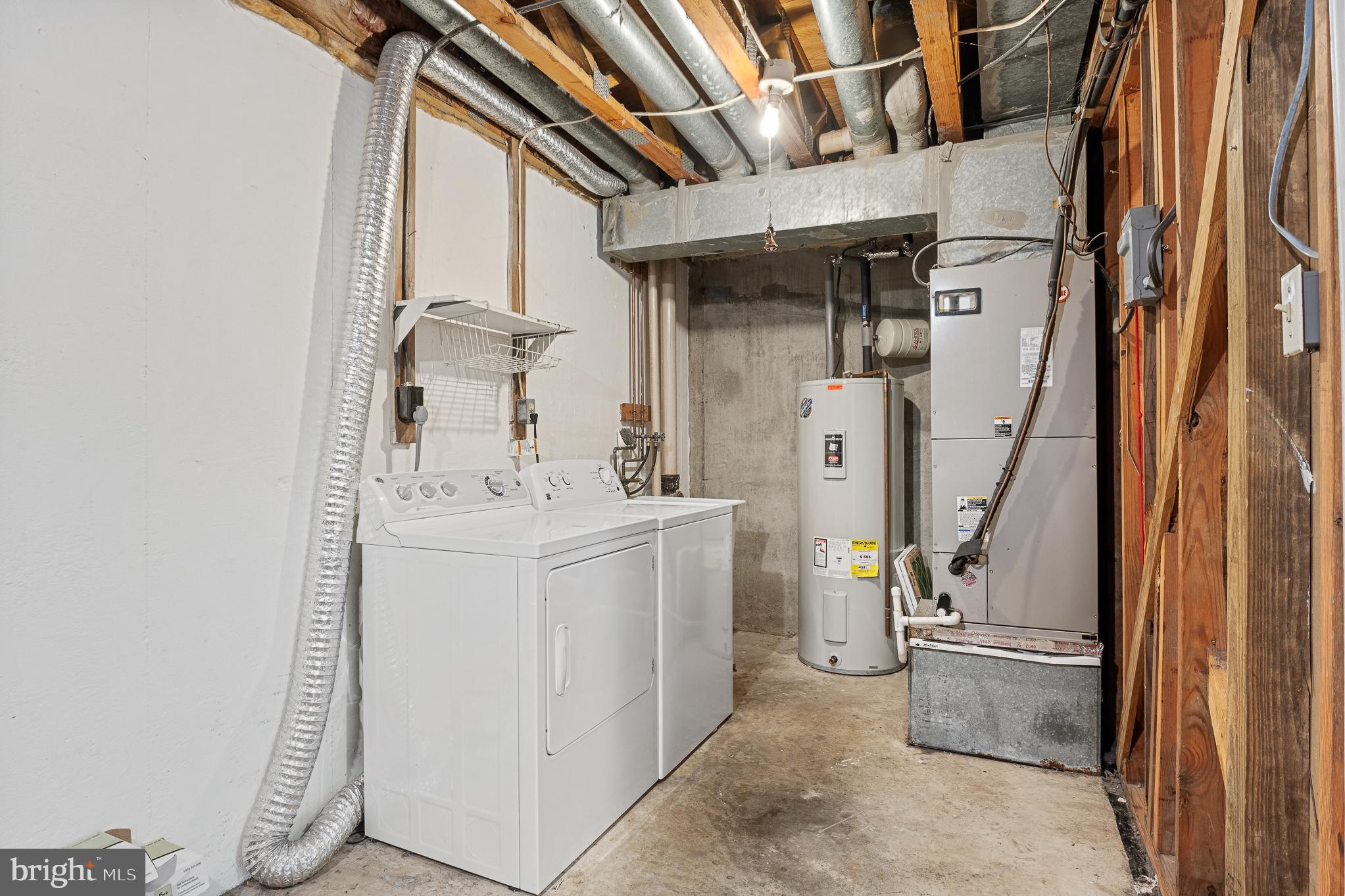 WOODLAND HILLS - Residential