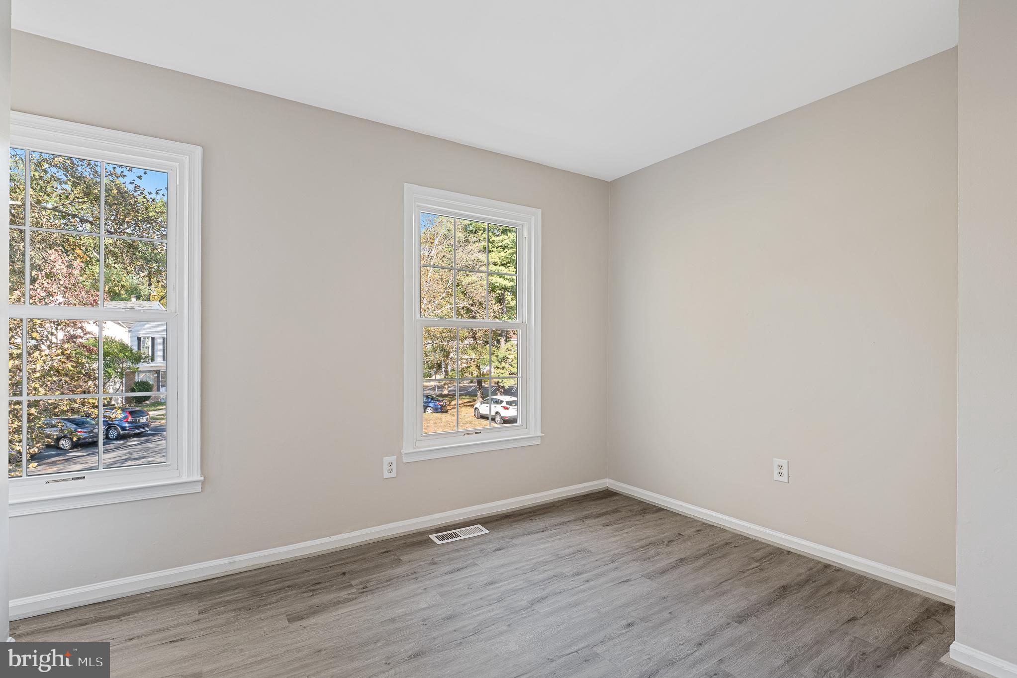 WOODLAND HILLS - Residential